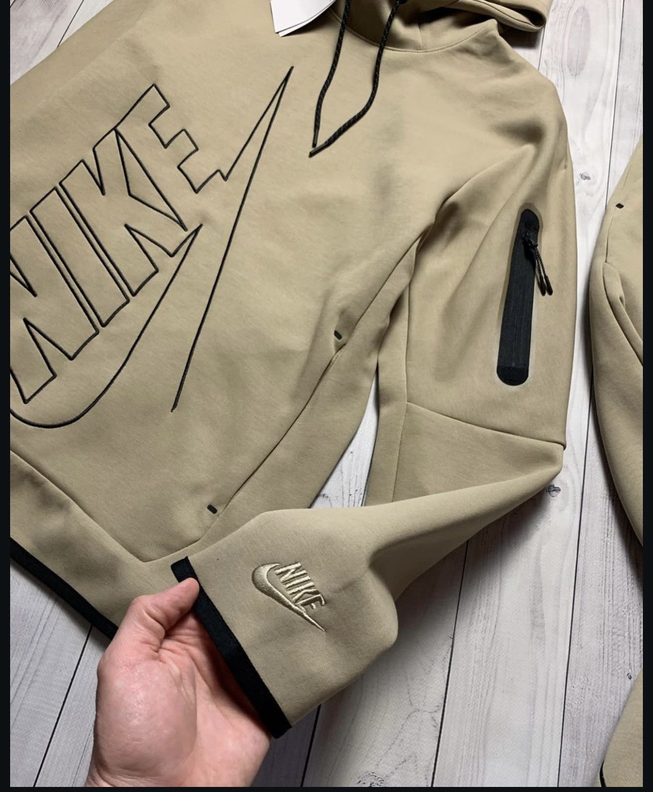 Nike Vintage Nike tech fleece big logo size L very rare beige Size US L / EU 52-54 / 3 - 6 Thumbnail
