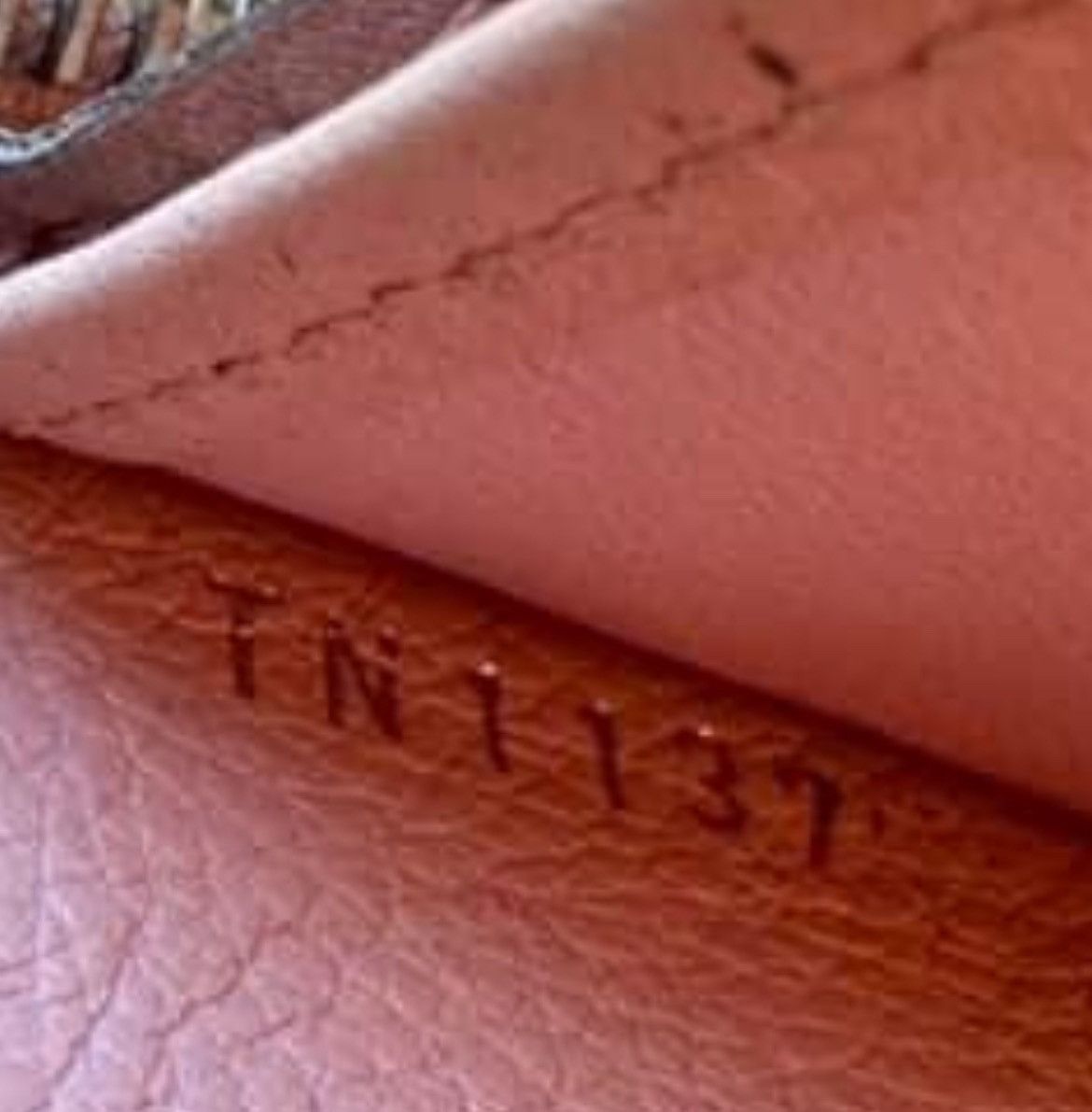 Louis Vuitton Authentic LOUIS VUITTON Pink Mahina Zippy Wallet Size ONE SIZE - 10 Thumbnail