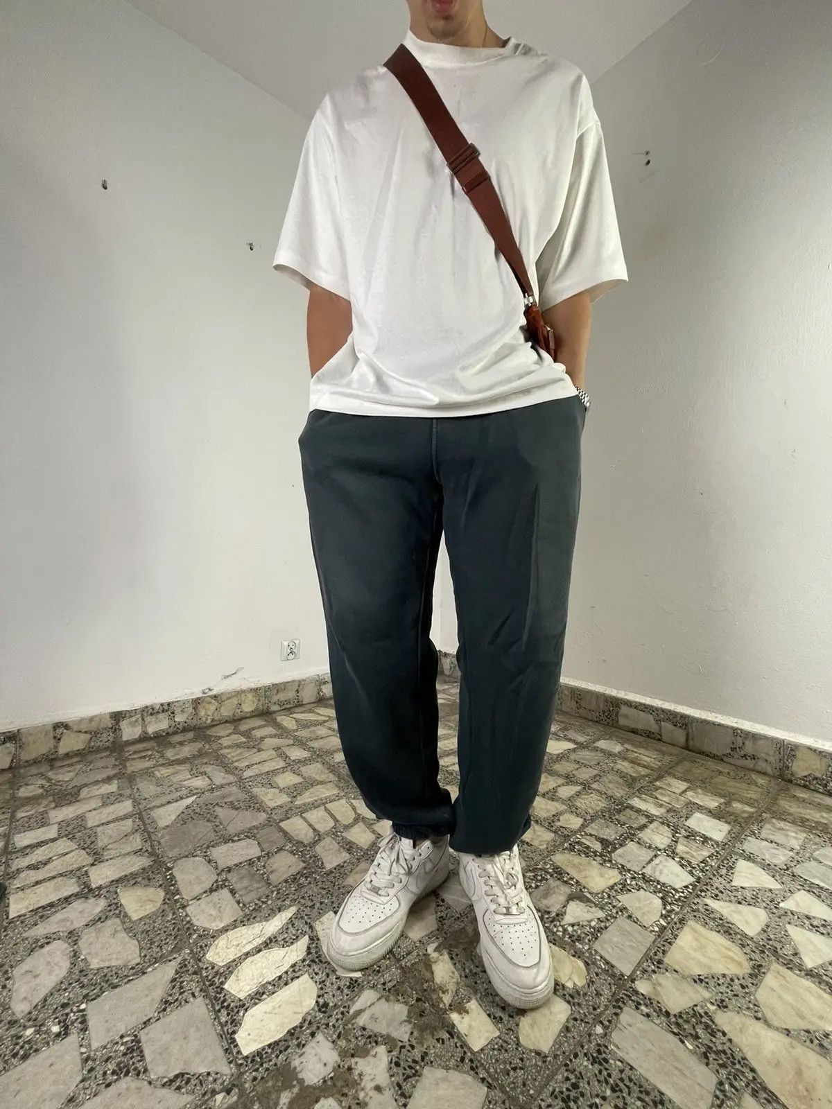 Nike VINTAGE NIKE WASHED 90S RETRO SPORTSWEAR BLACK SWEAT PANTS Size US 34 / EU 50 - 3 Thumbnail