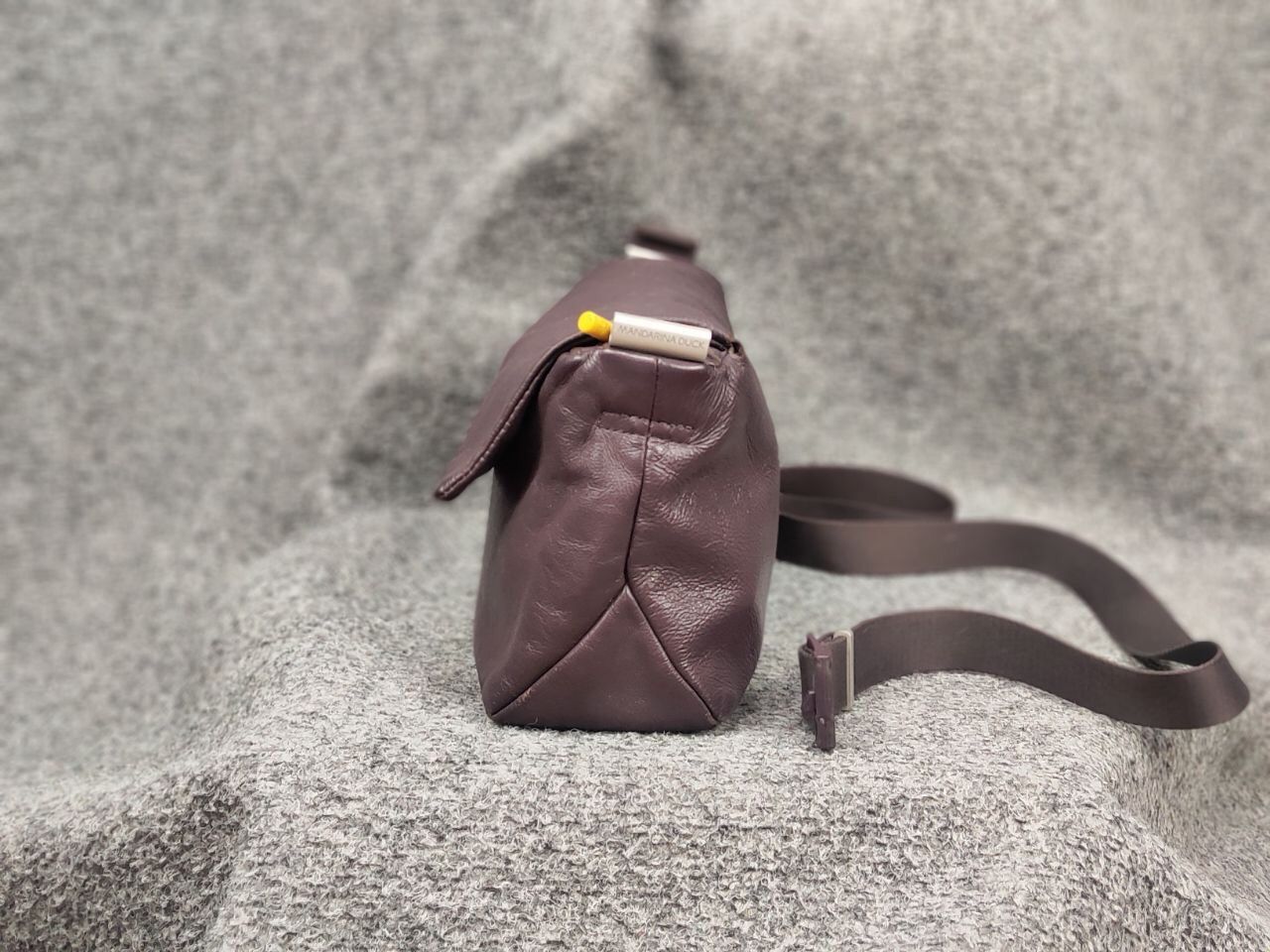 Mandarina Duck Mandarin Duck Design Dark purple leather Crossbody Bag Size ONE SIZE - 6 Thumbnail