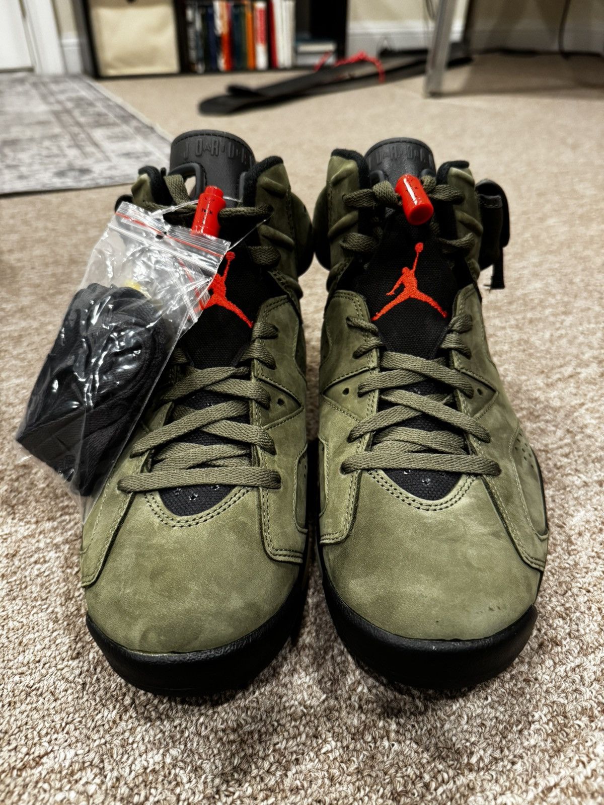 Jordan Brand × Nike × Travis Scott Travis Scott Air Jordan 6 Retro SP in Olive/Green New/DS Size US 9 / EU 42 - 3 Thumbnail