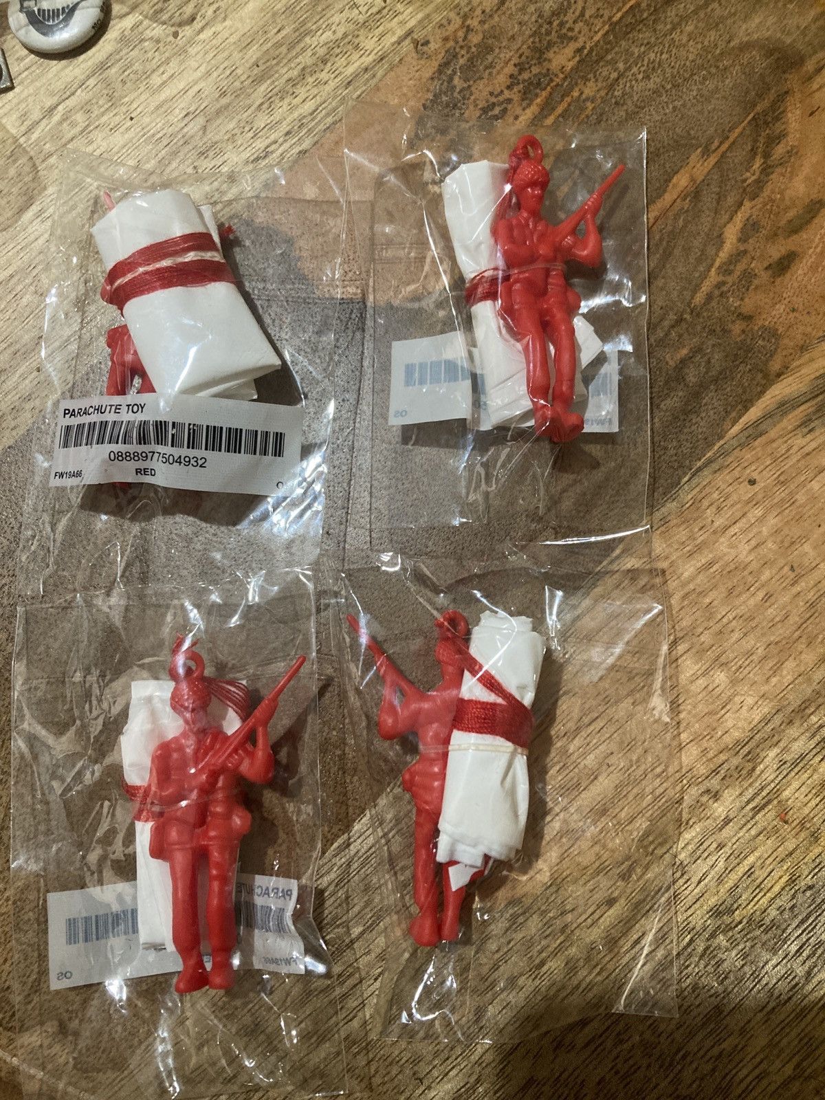 Supreme Supreme Parachute 🪂 Toy Size ONE SIZE - 1 Thumbnail