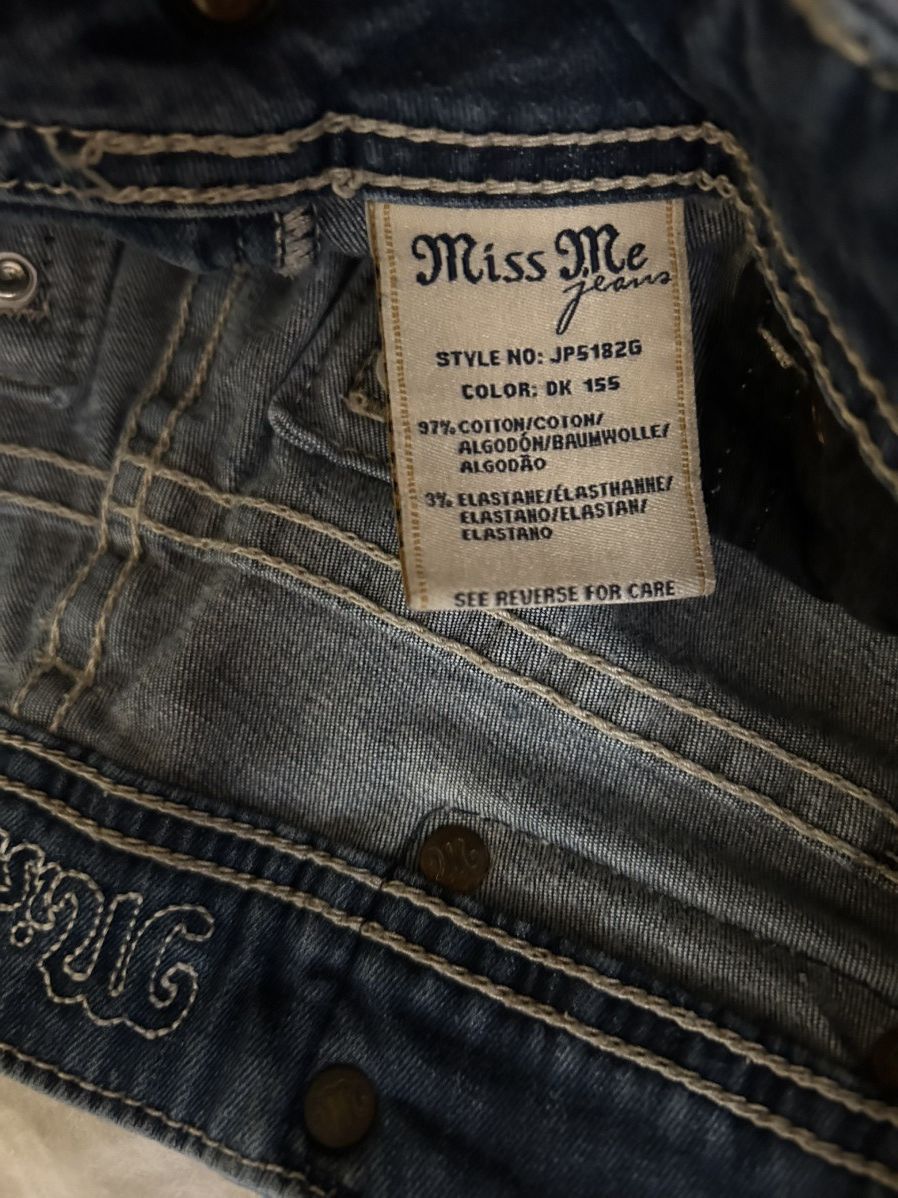 Miss Me 2000s vintage Miss Me shorts Fleur de Lis Size 28" / US 6 / IT 42 - 7 Thumbnail