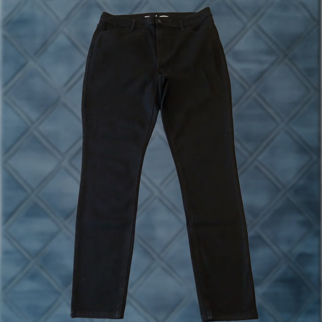 Old Navy Old Navy Jeans Womens 16 Tall High Rise Skinny Stretch Black Denim 5-Pocket Inseam 30.5in Size 38" / US 16 / IT 52 - 1 Thumbnail