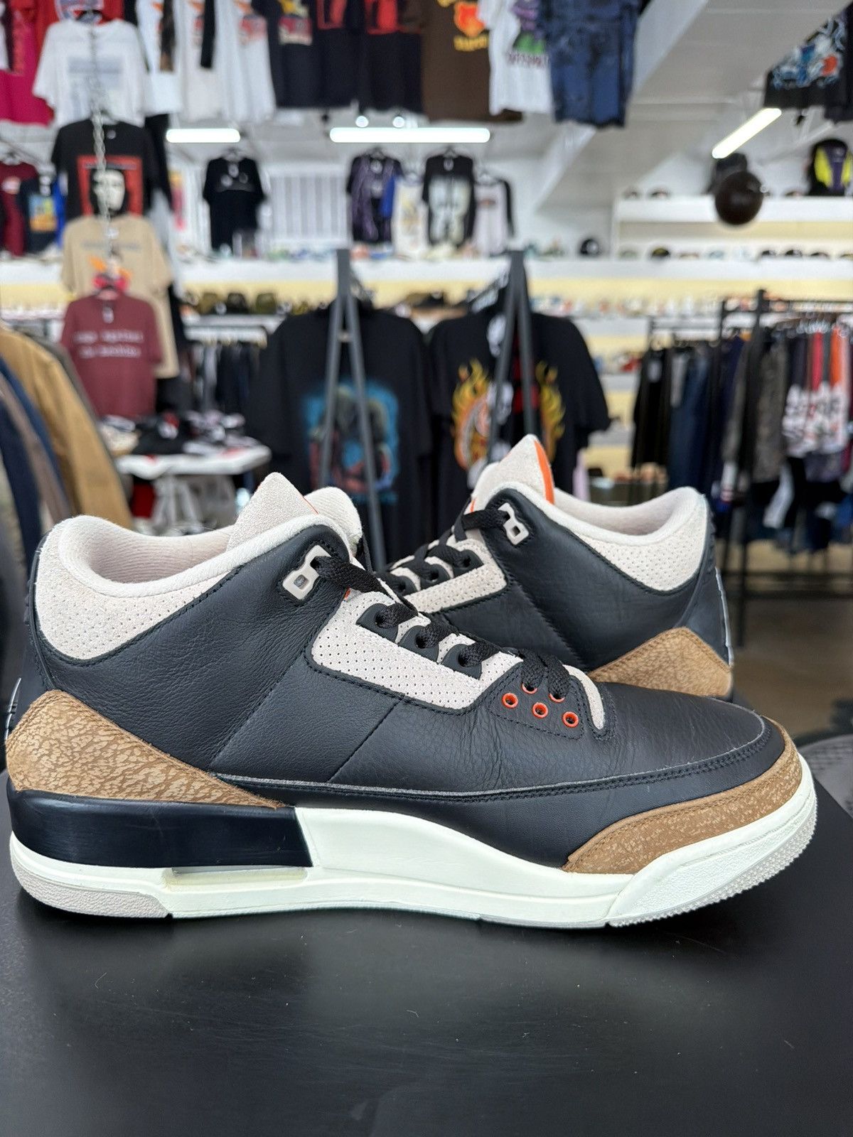 Jordan Brand Air Jordan 3 Desert Elephant Size 12 (2022) Size US 12 / EU 45 - 3 Thumbnail