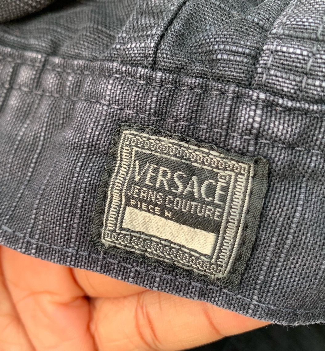 Versace Jeans Couture VINTAGE FADED VERSACE JEAN COUTURE TRUCKER DENIM JACKET Size US S / EU 44-46 / 1 - 12 Thumbnail