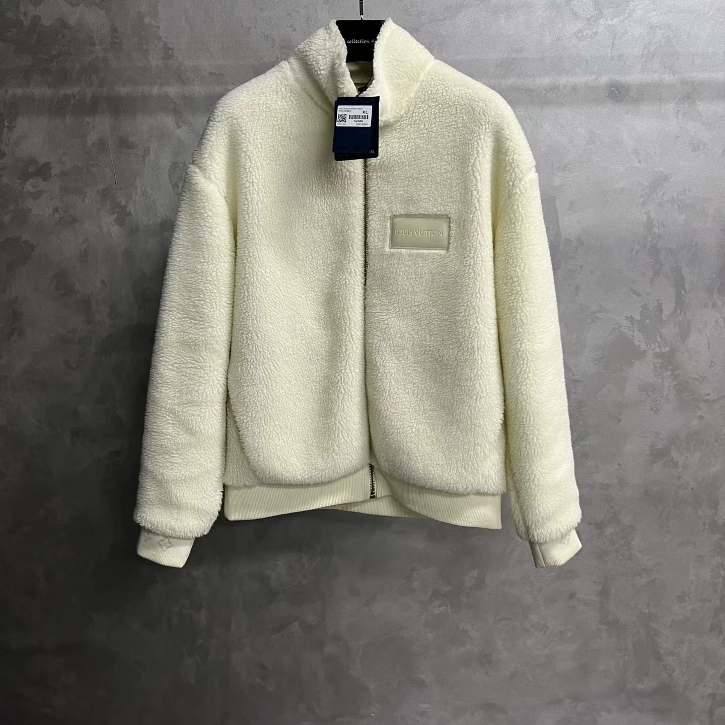 Louis Vuitton Louis Vuitton 25 White Ribbed Hem Fleece Coat Size US XL / EU 56 / 4 - 1 Thumbnail