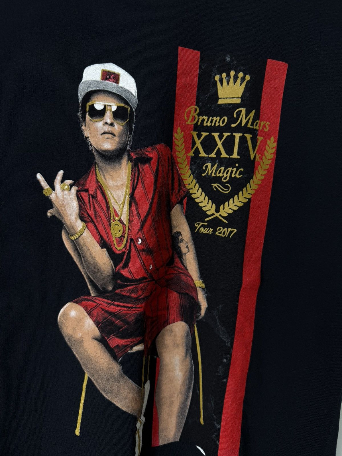Band Tees Bruno Mars Magic Tour Band Tee Size US S / EU 44-46 / 1 - 2 Thumbnail