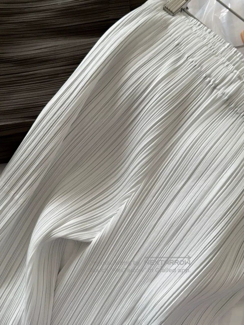 Issey Miyake Issey Miyake size:3 Ice White Pleated Straight-leg Pants Size 31" - 5 Thumbnail