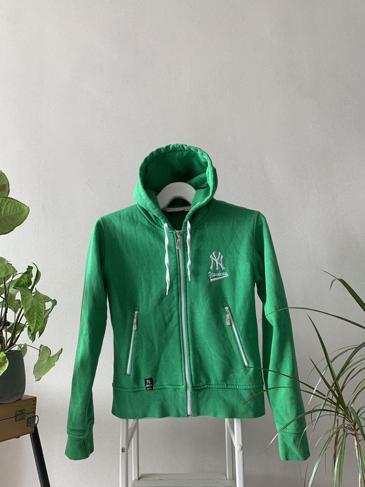 Vintage New York Yankees WMNS Y2K vintage Zip Up Hoodie Size US M / EU 48-50 / 2 - 1 Thumbnail