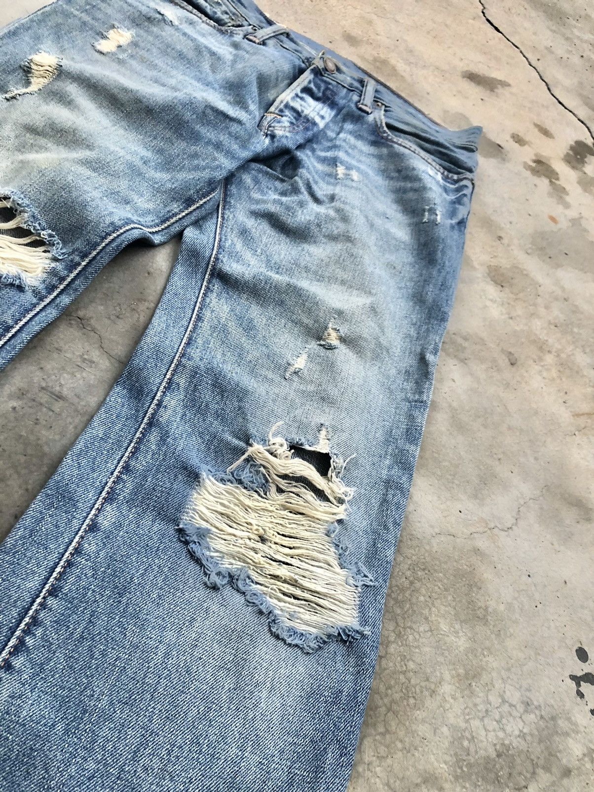 Abercrombie & Fitch BOOTCUT FLARED A&F DISTRESSED DENIM Size US 31 - 7 Thumbnail