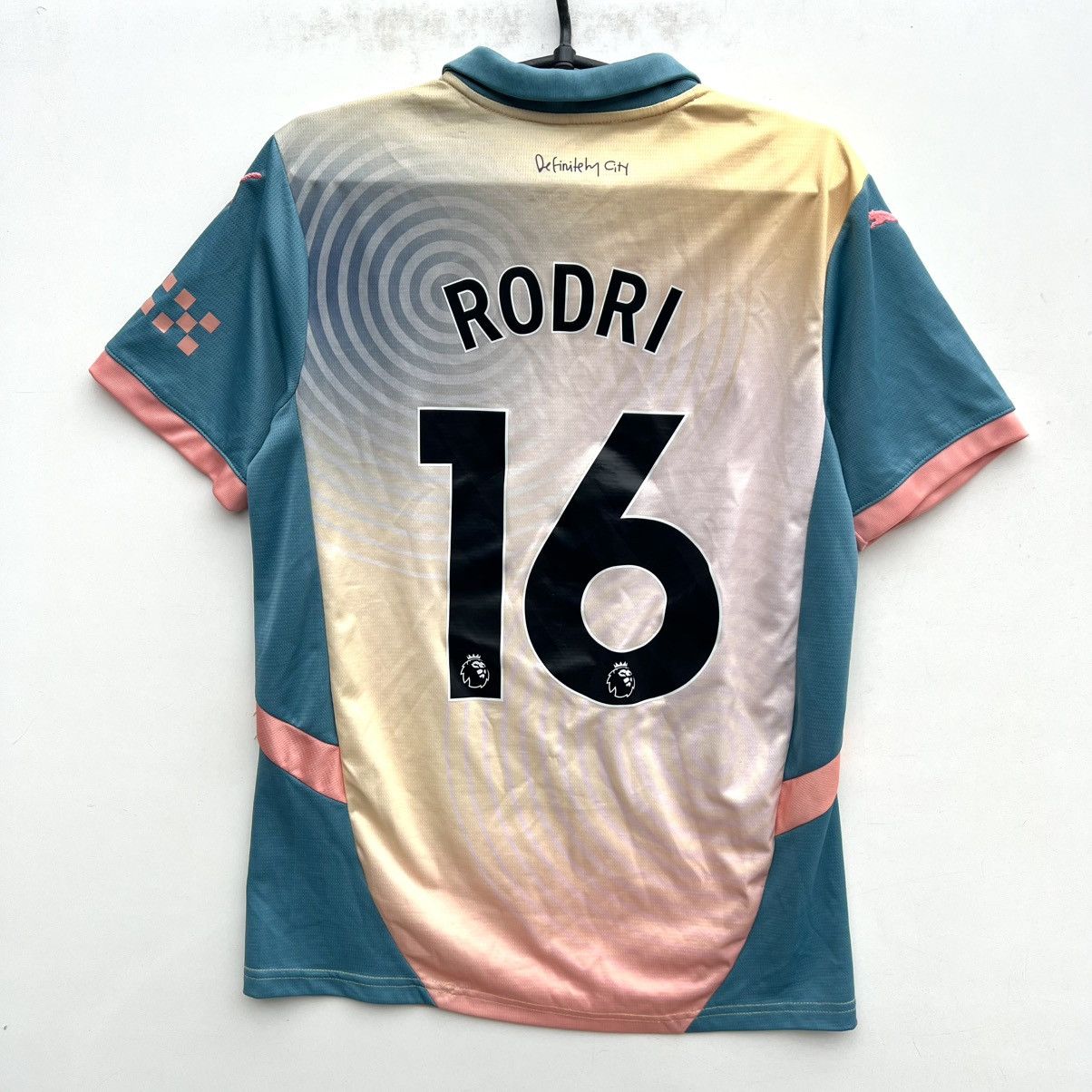 Puma Manchester City soccer jersey football 2024 2025 Rodri Size US S / EU 44-46 / 1 - 9 Thumbnail