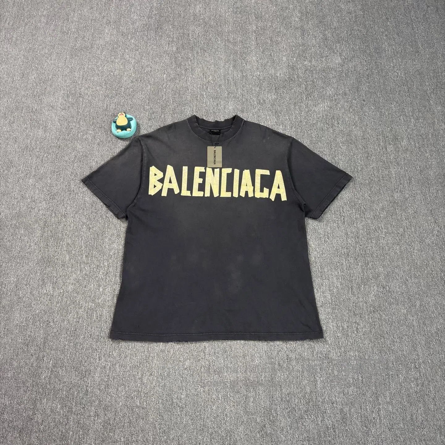 Balenciaga Balenciaga Yellow Tape Logo Black Short Sleeve. Size US L / EU 52-54 / 3 - 1 Thumbnail