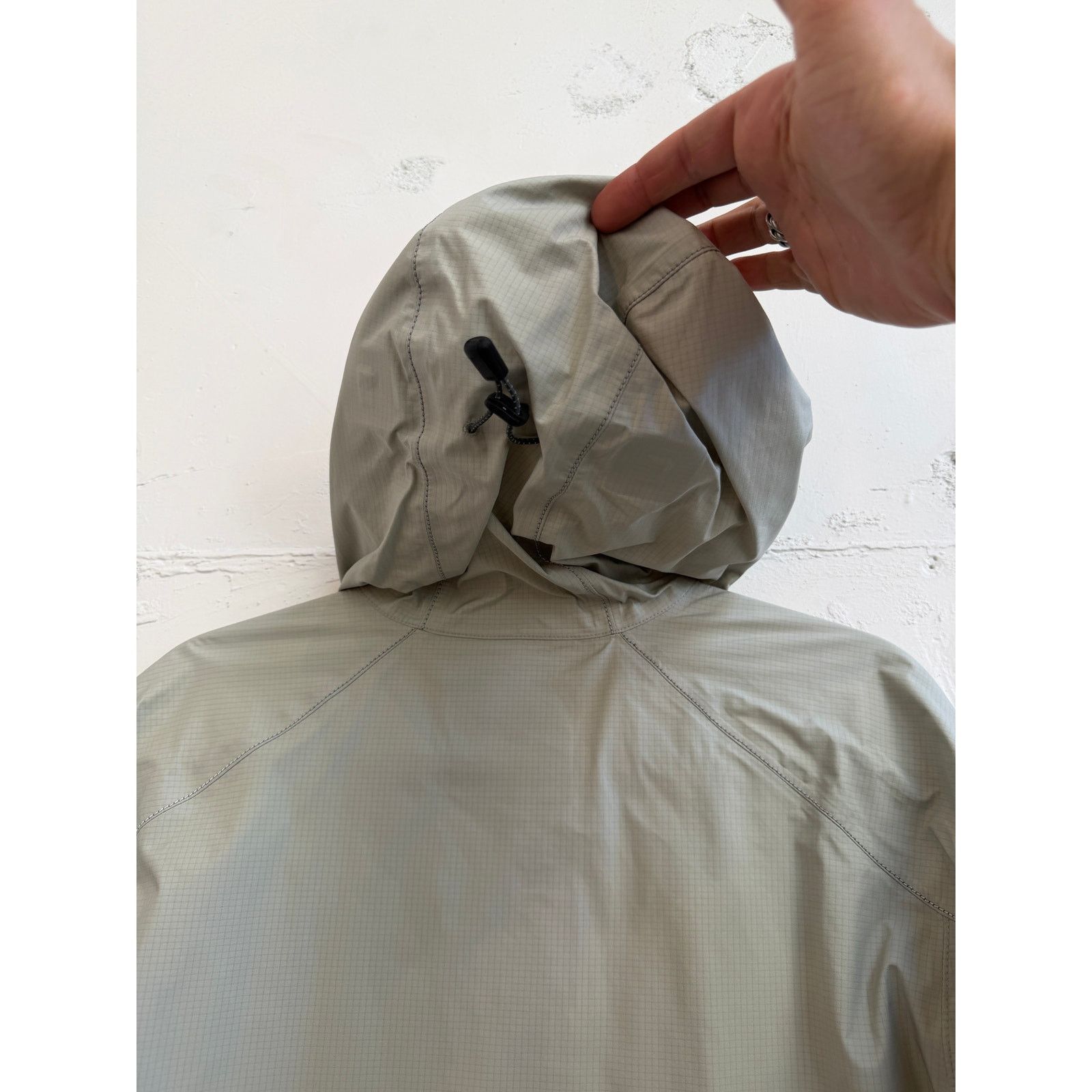 And Wander and wander EVent Dropping Pocket Rain Jacket Size US L / EU 52-54 / 3 - 5 Thumbnail