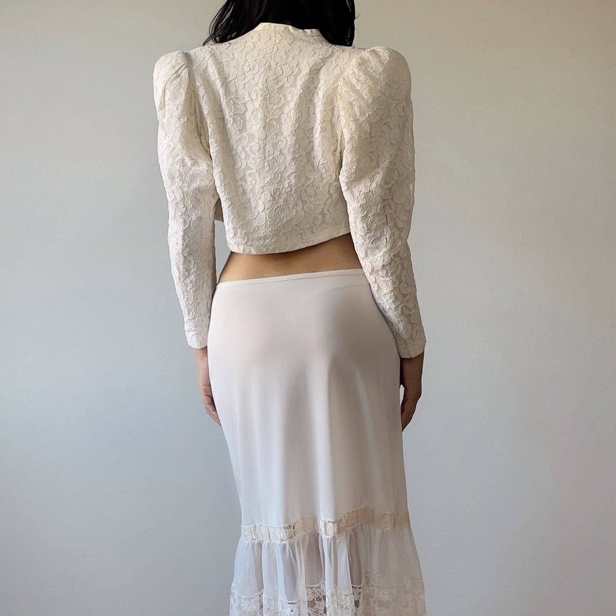Other Vintage 1980s Off White Corded Lace Bolero Jacket (XS–S) Size XS / US 0-2 / IT 36-38 - 7 Thumbnail