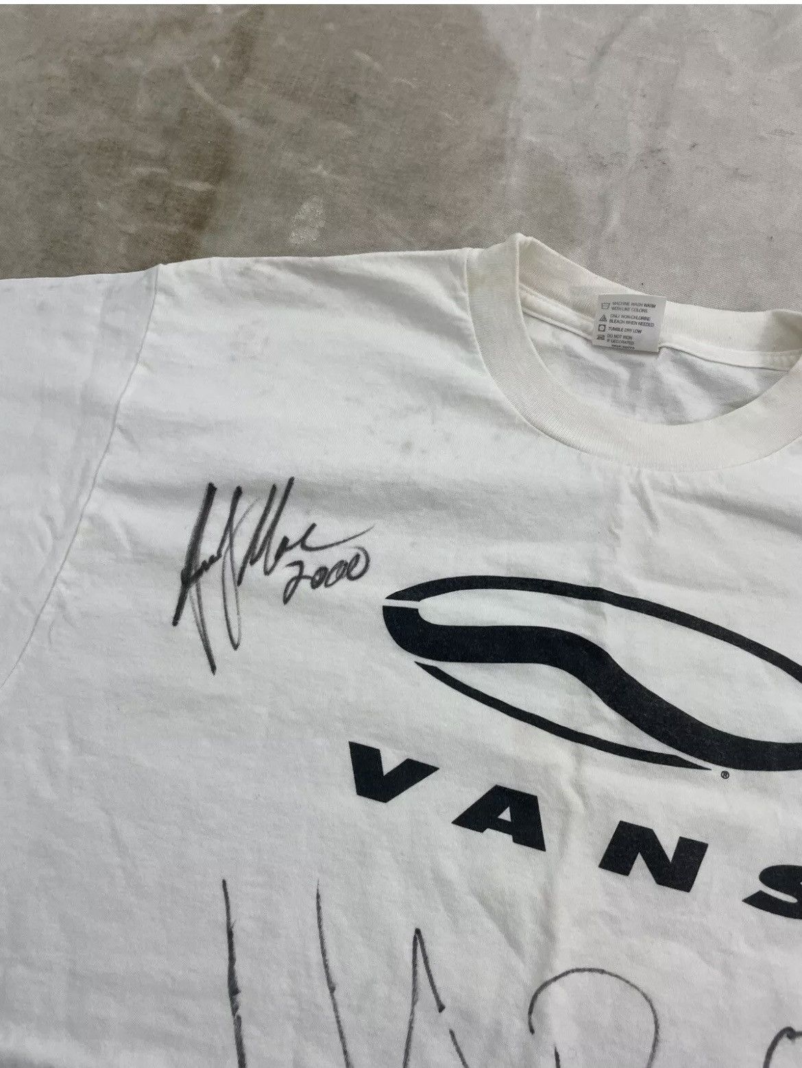 Harold Hunter autographed tee Mike Sinclair Malcolm Watson