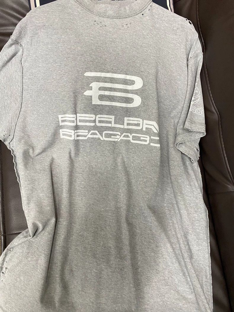 Other Balenciaga Grey distressed short-sleeve t-shirt with brand Size US M / EU 48-50 / 2 - 1 Thumbnail