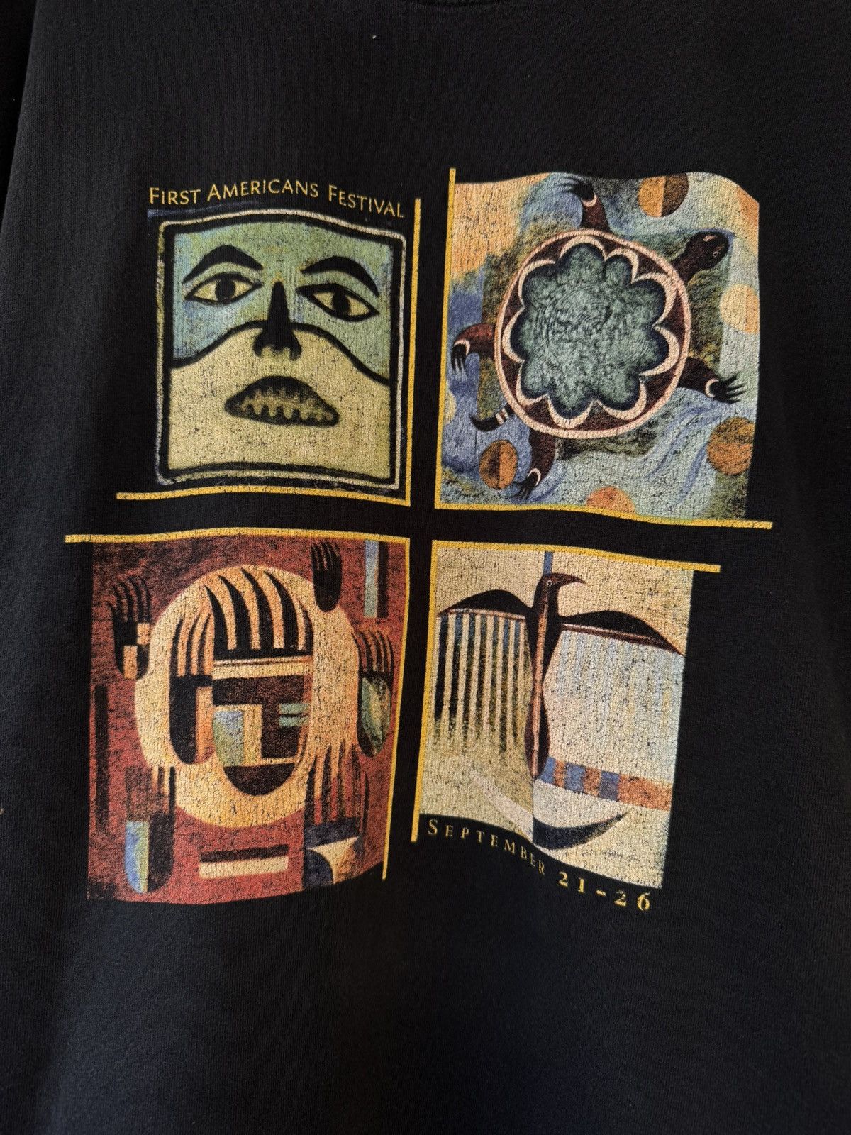 Vintage Vintage 90's Museum of the American Indian art tee Size US XXL / EU 58 / 5 - 8 Thumbnail