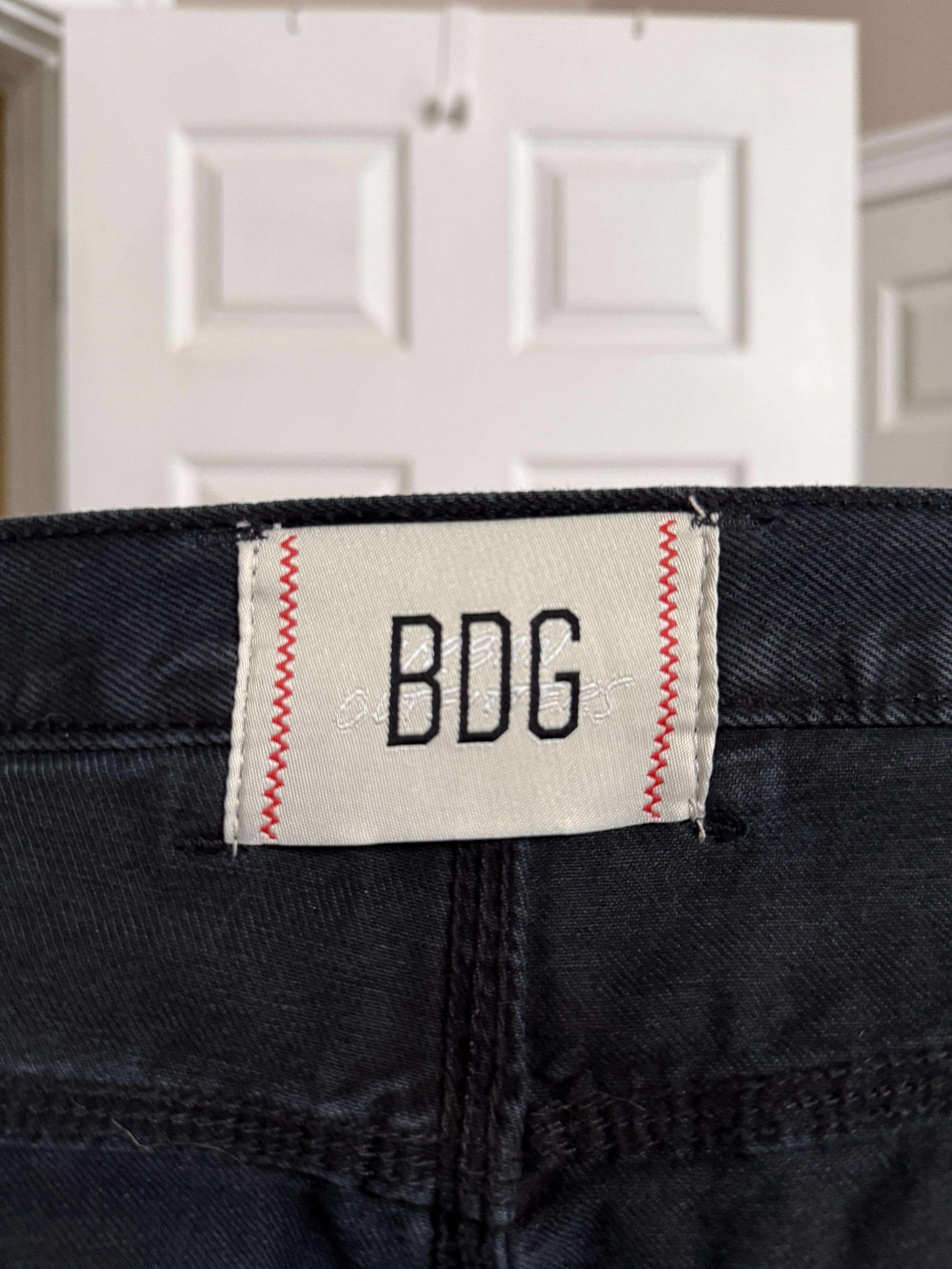 Bdg Urban Outfitters BDG Denim Carpenter Short Black Size US 32 / EU 48 - 3 Thumbnail