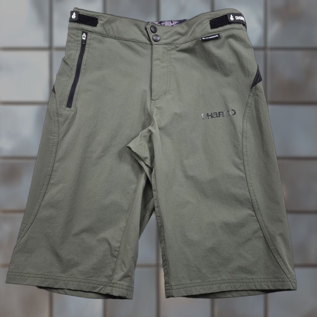 DHaRCO Gravity Shorts Mens Small Green Nylon Spandex Adjustable Waist Pockets Bike Cycling