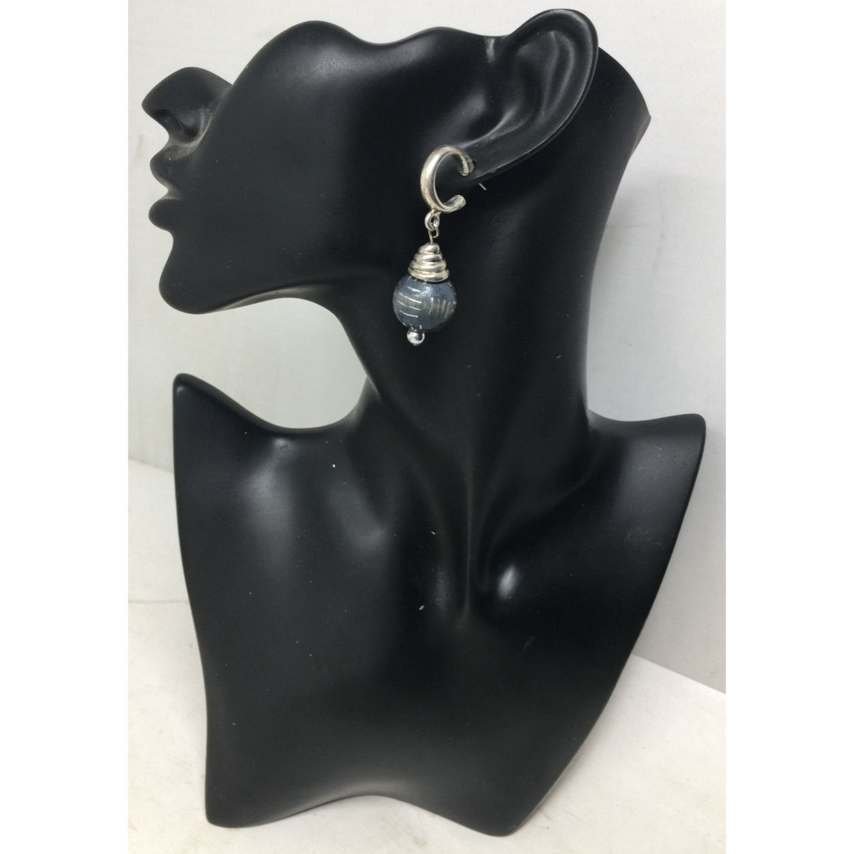 Other Women's Silver Tone Dangle Hoop Earrings Size ONE SIZE - 2 Thumbnail