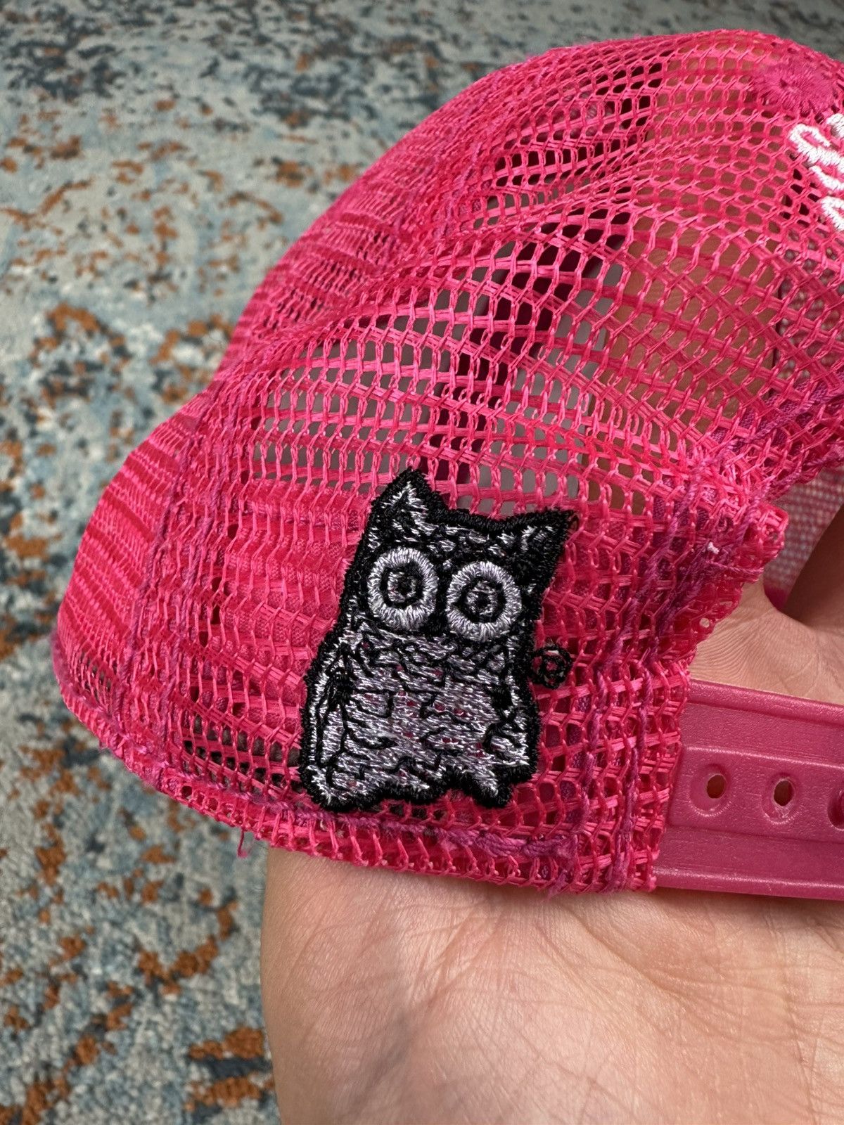 Vintage Vintage Y2K Hooters mesh trucker hat glitter barbie style Size ONE SIZE - 7 Thumbnail