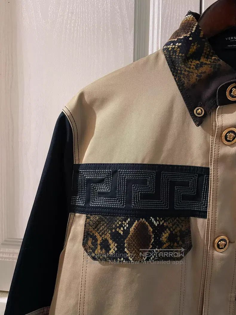 Versace Versace Swirl pattern snakeskin pattern heavy hardware cra Size US L / EU 52-54 / 3 - 5 Thumbnail