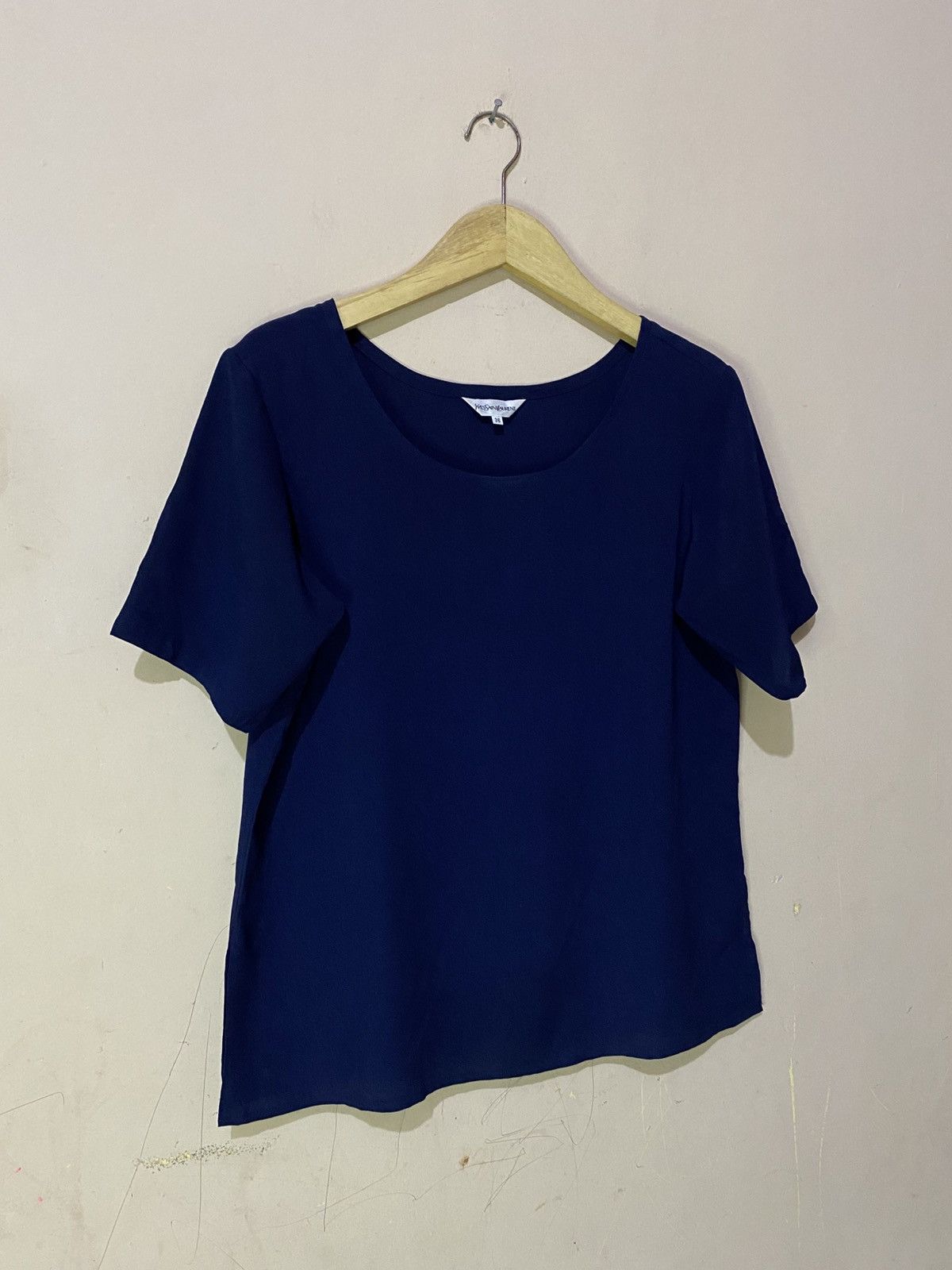 Yves Saint Laurent 90s Vintage Yves Saint Laurent Silk Blouse Size XS / US 0-2 / IT 36-38 - 2 Thumbnail