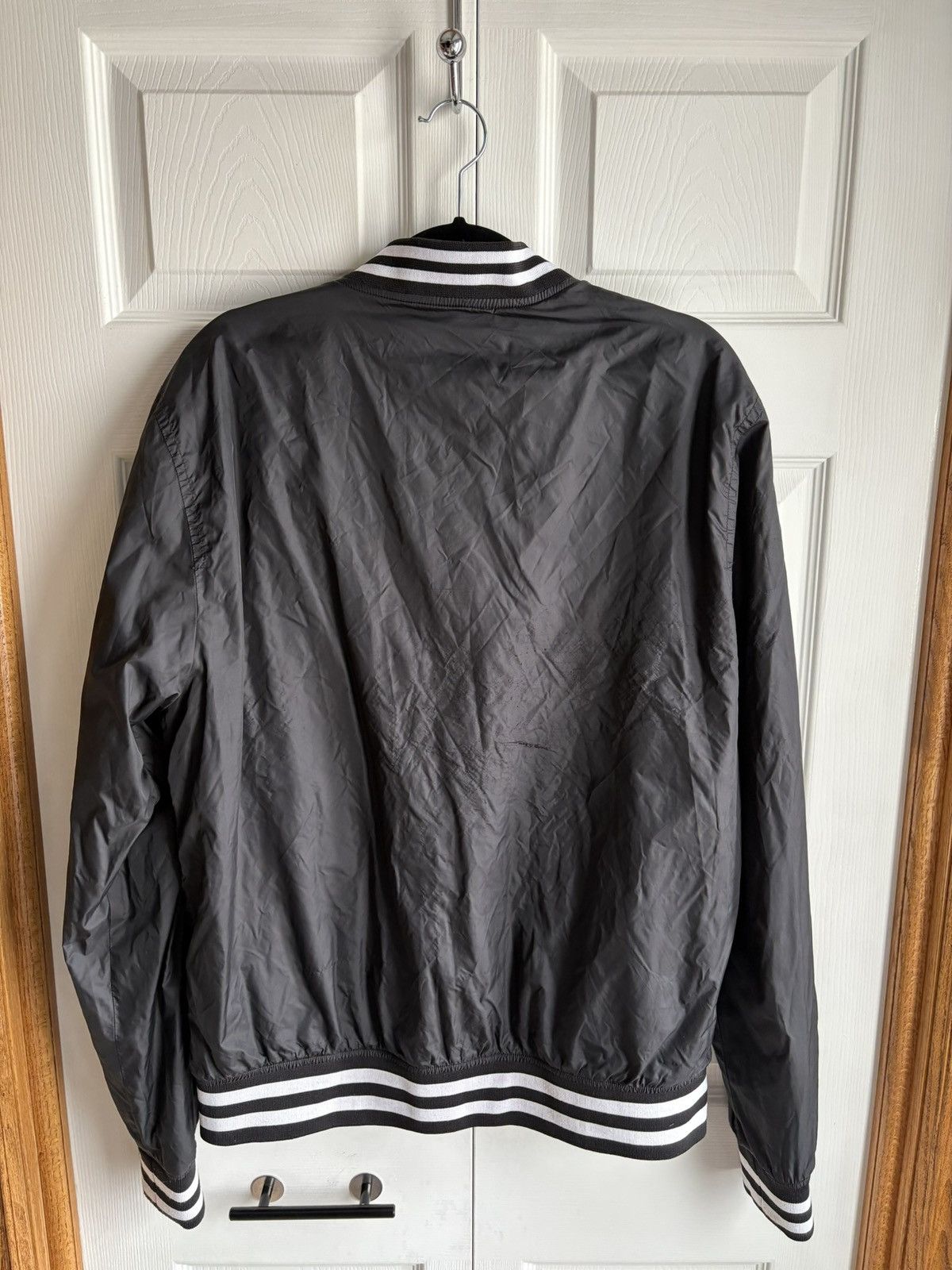 Young And Reckless Young And Reckless Vintage Streetwear Hype L Black Jacket Size US L / EU 52-54 / 3 - 10 Thumbnail