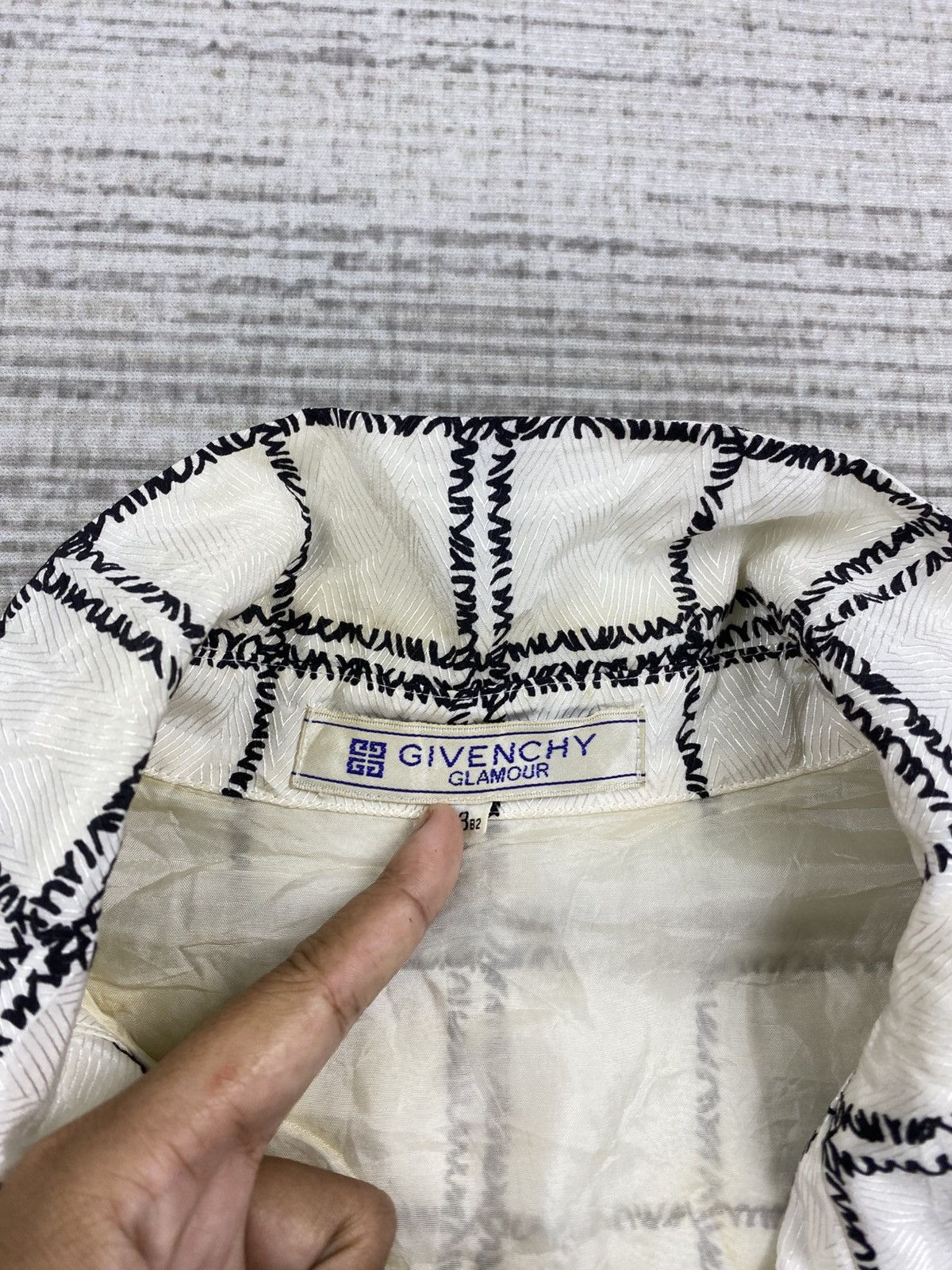 Givenchy × Vintage Vintage Givenchy Glamour Checkered Silk Blouse Size L / US 10 / IT 46 - 8 Thumbnail