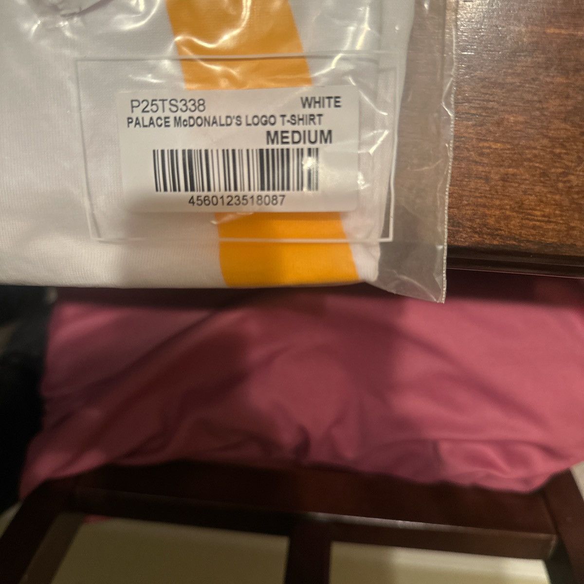 Palace White mcdonald’s place medium shirt Size US M / EU 48-50 / 2 - 3 Thumbnail