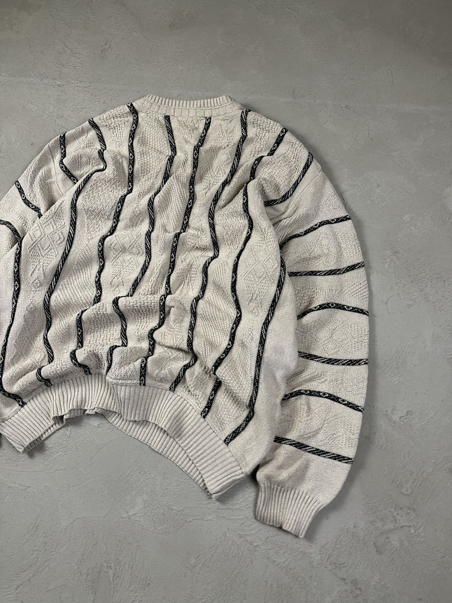 Vintage Vintage Cable Coogi Style Cotton Knit Boxy Sweater Size US L / EU 52-54 / 3 - 10 Thumbnail
