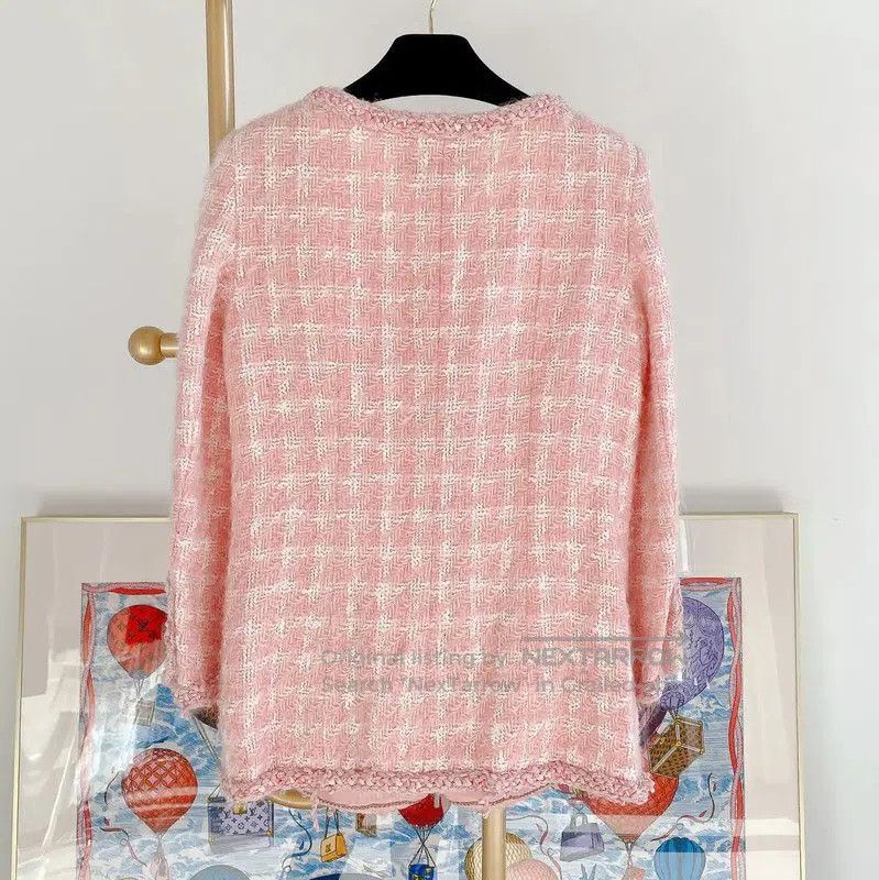 Chanel Chanel Pink Wool Boucle Women's Jacket . Size M / US 6-8 / IT 42-44 - 2 Thumbnail