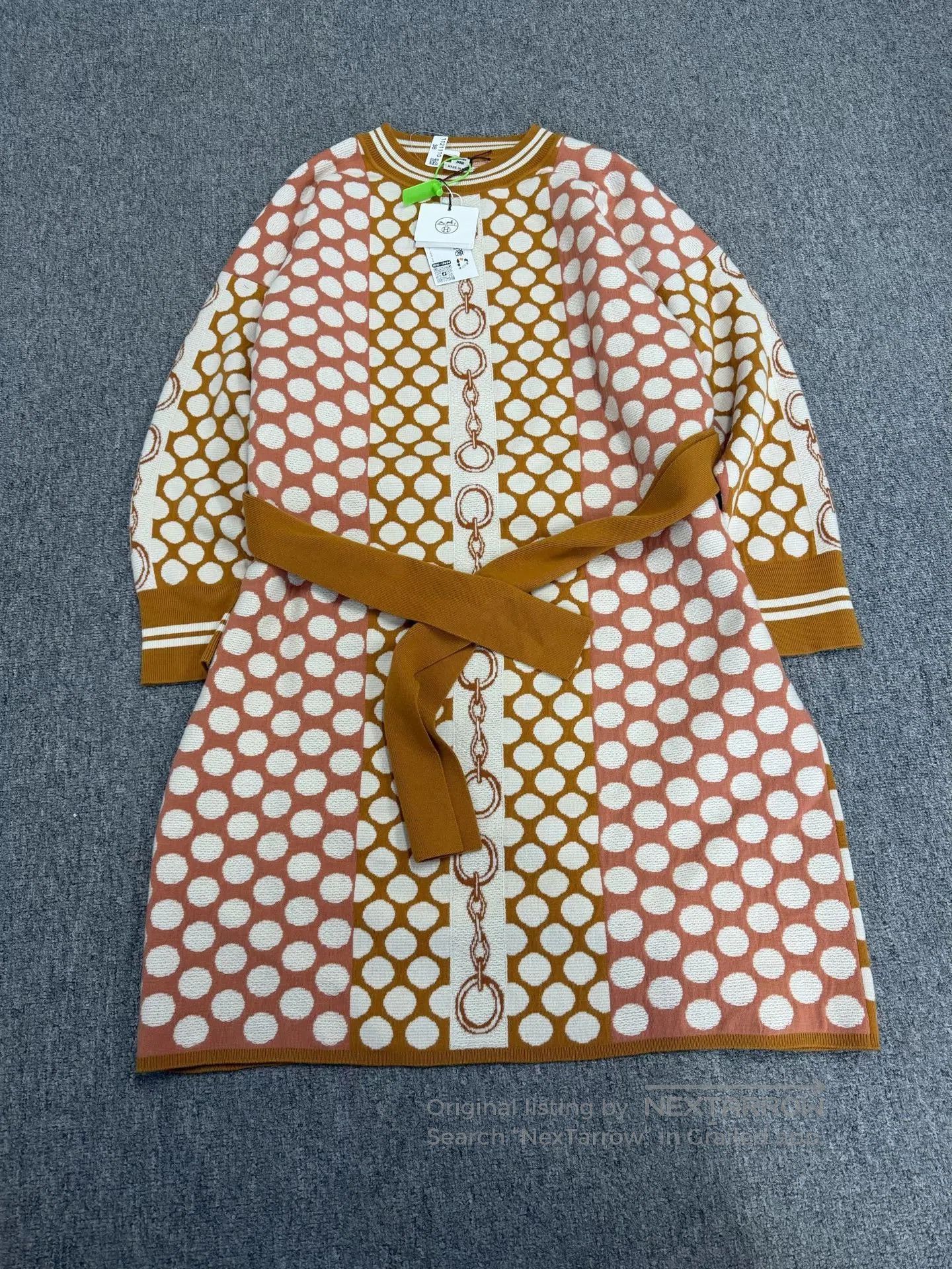 Hermes Hermes Polka-dot buckle, waist belt, knitted dress| Size M / US 6-8 / IT 42-44 - 1 Thumbnail