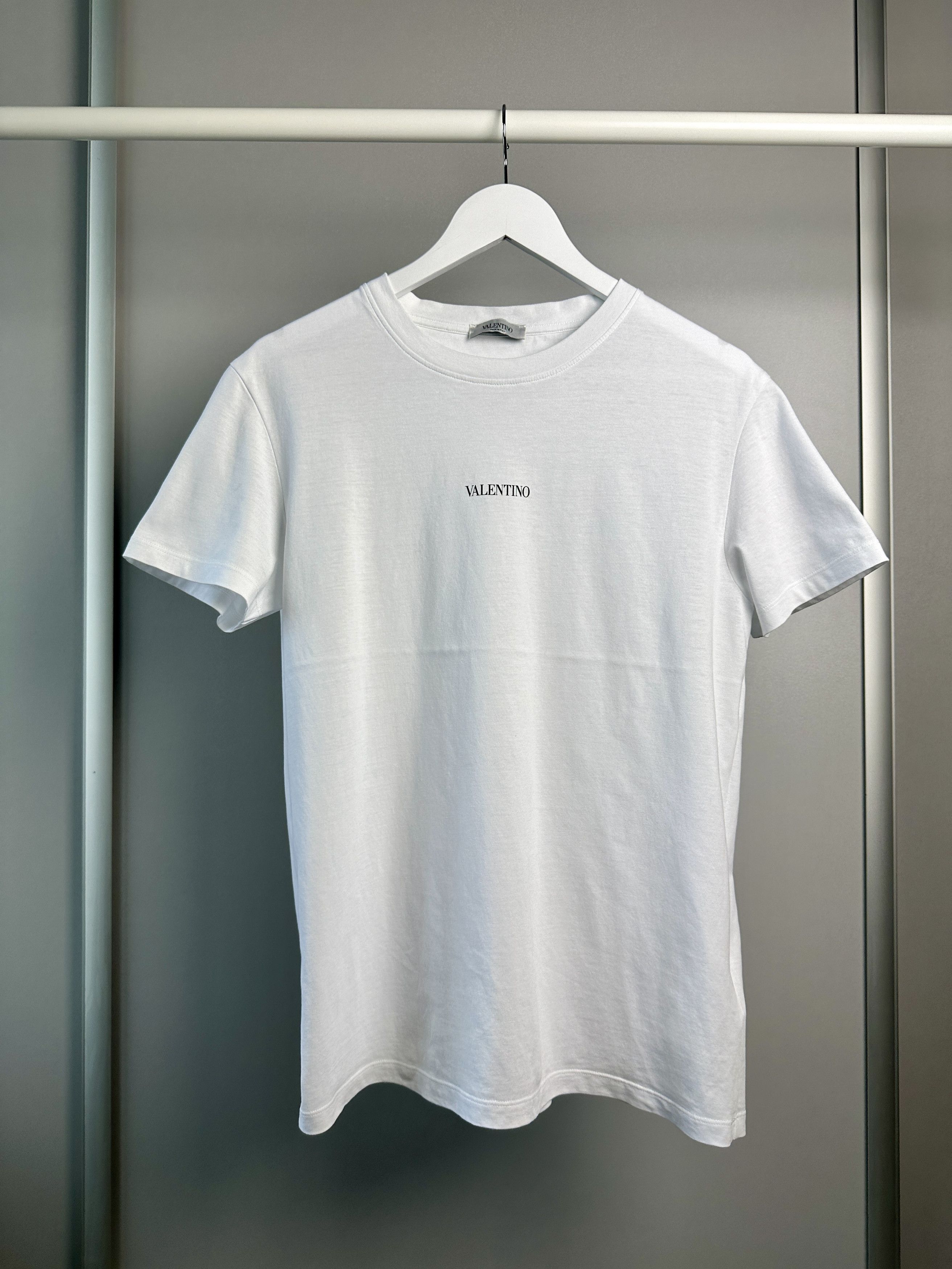 Valentino White central print logo t-shirt Valentino | Grailed