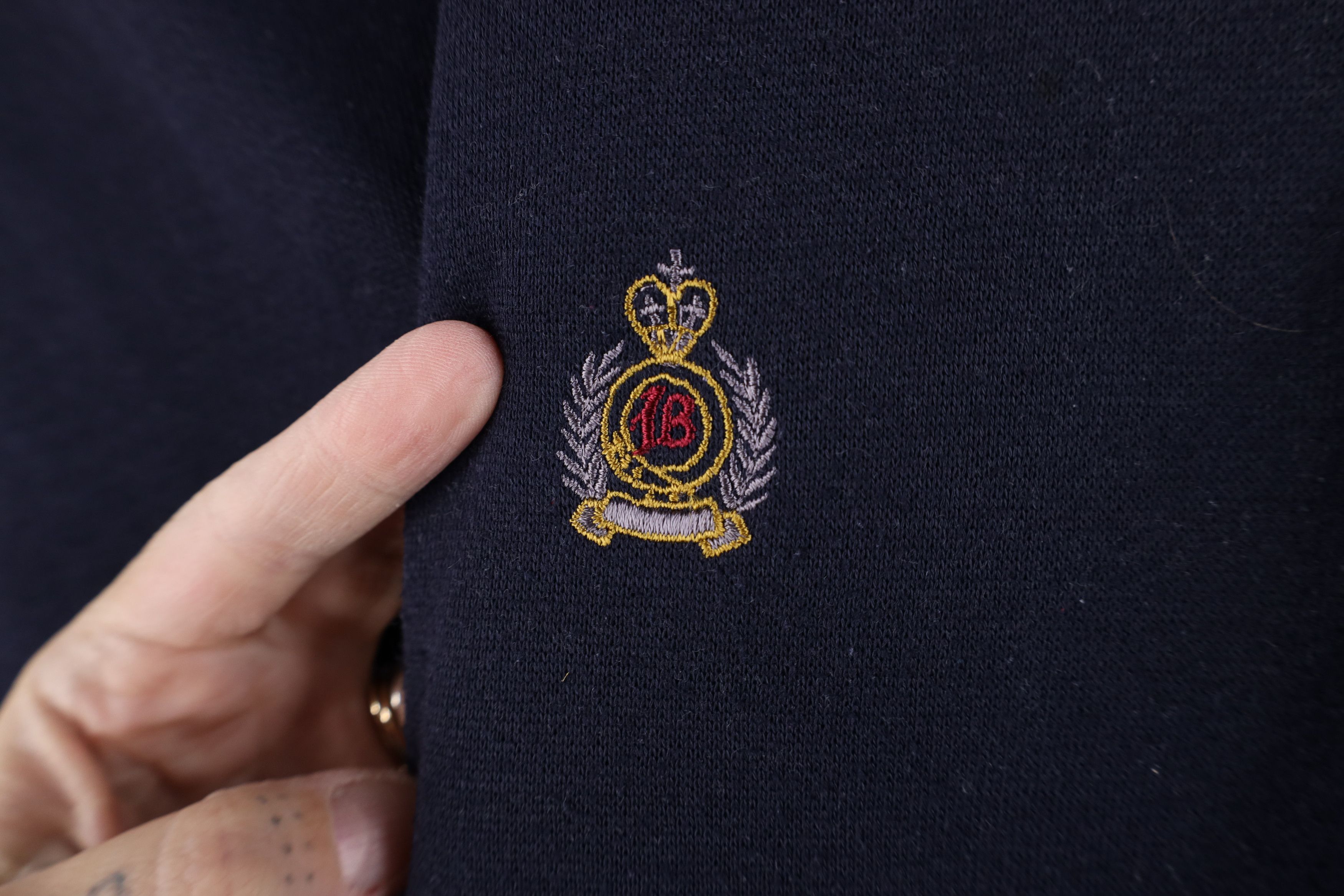 Vintage Vintage 90s Streetwear Crown Crest Crewneck Sweatshirt Size US L / EU 52-54 / 3 - 4 Thumbnail