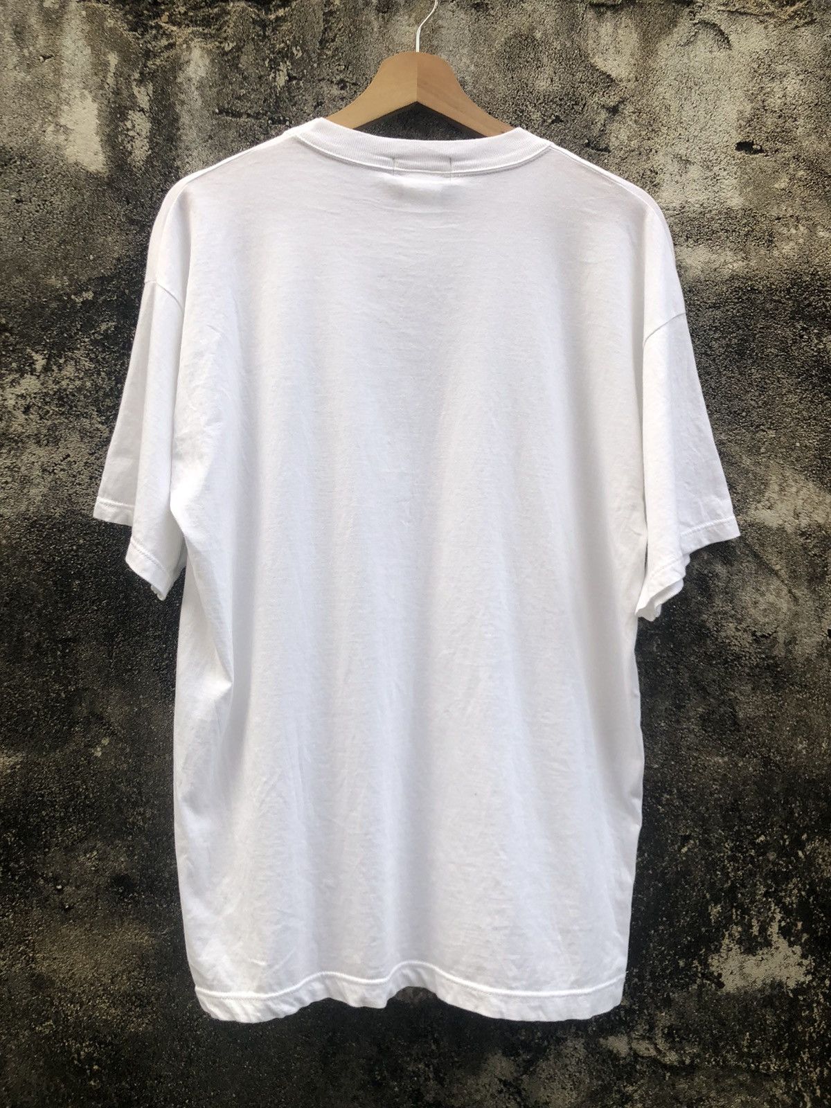 Vintage Vintage 90s Fendi Big Logo Tshirt Size US L / EU 52-54 / 3 - 2 Thumbnail