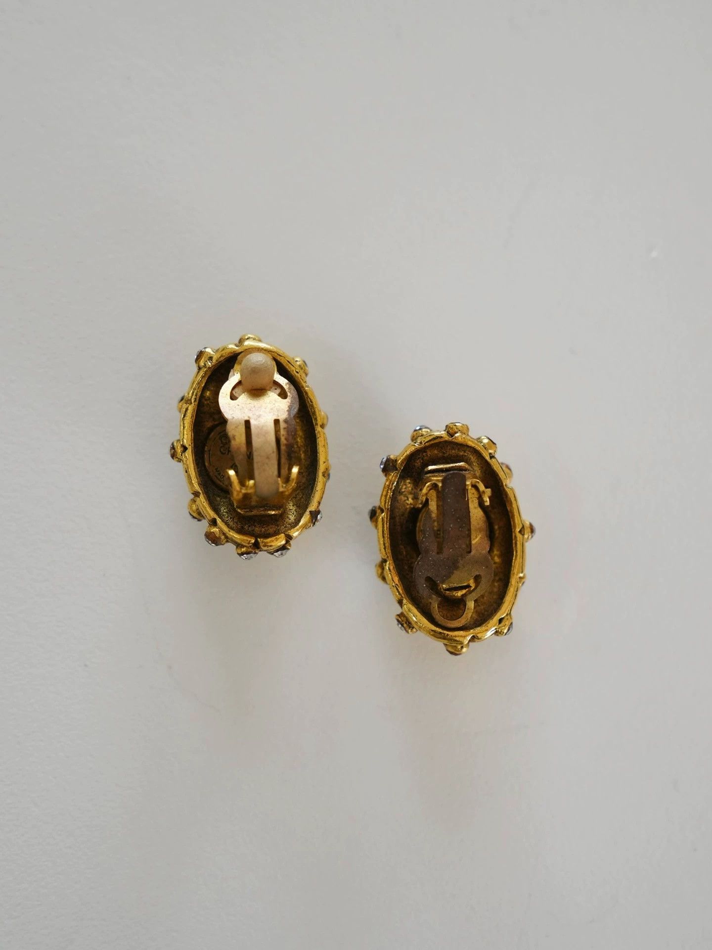 Chanel Chanel Vintage Gold-Plated Crystal Heavy Ear Clips (Rare) Size ONE SIZE - 2 Thumbnail