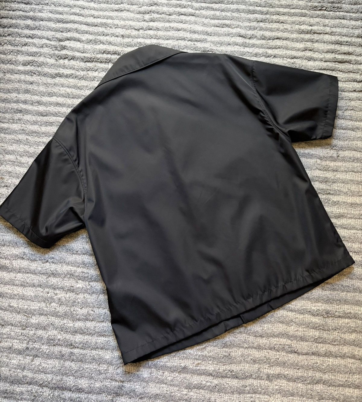 Prada Re-Nylon Oversized Short-sleeved Shirt Size US S / EU 44-46 / 1 - 3 Thumbnail