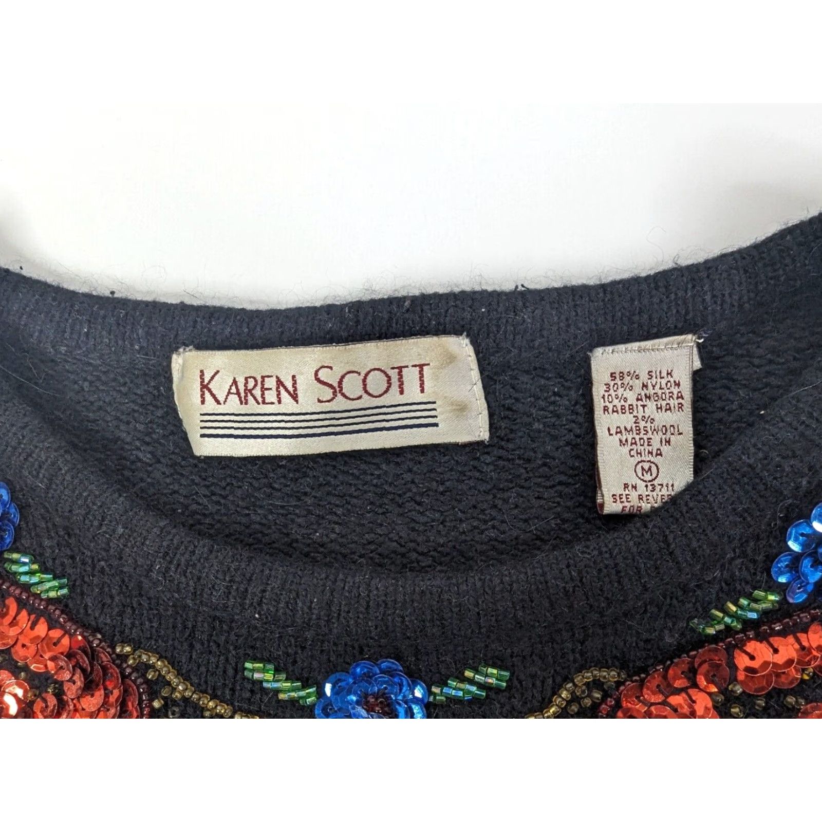 Vintage VINTAGE Karen Scott II Beaded Sequin Floral Sweater Silk Angora Blend Sz Medium Size M / US 6-8 / IT 42-44 - 7 Thumbnail