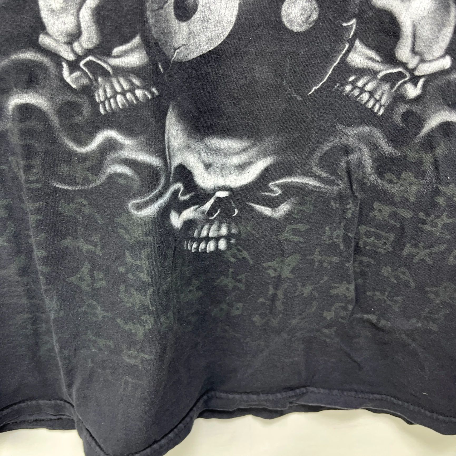 Vintage VINTAGE Dragon Tiger Skull Skater T Shirt 2XL Faded Camouflage Black Cotton 90s Skull Mens Shirt Size US XXL / EU 58 / 5 - 4 Thumbnail
