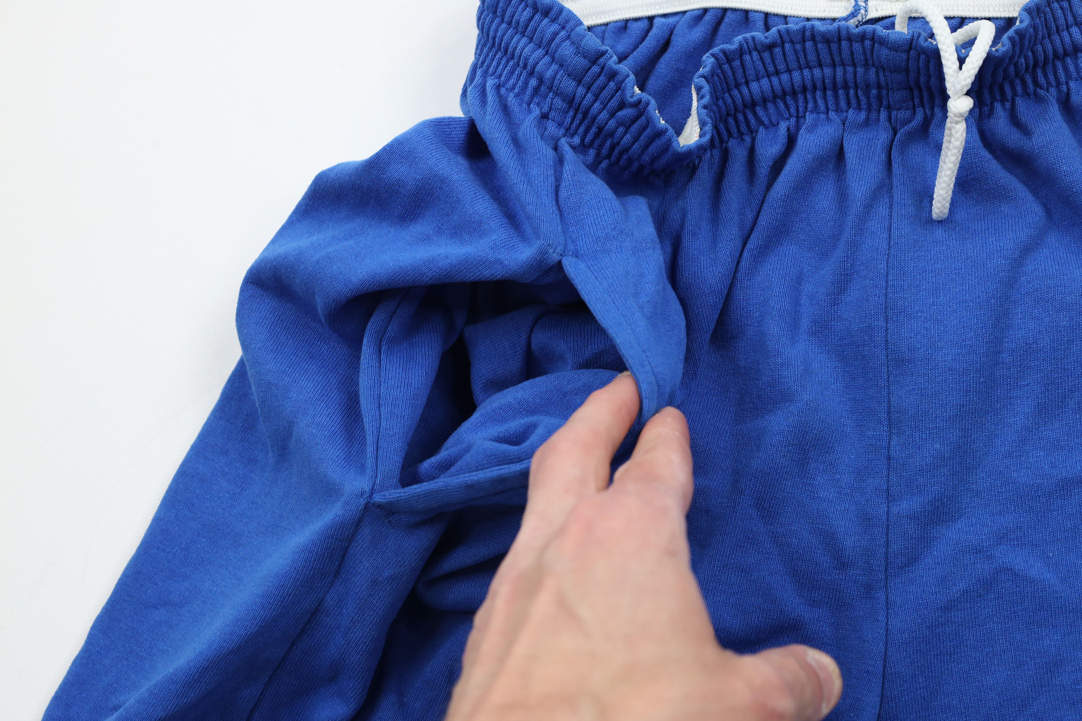 Champion × Vintage Vintage 90s Champion Logo Above Knee Heavyweight Shorts Size US 32 / EU 48 - 6 Thumbnail
