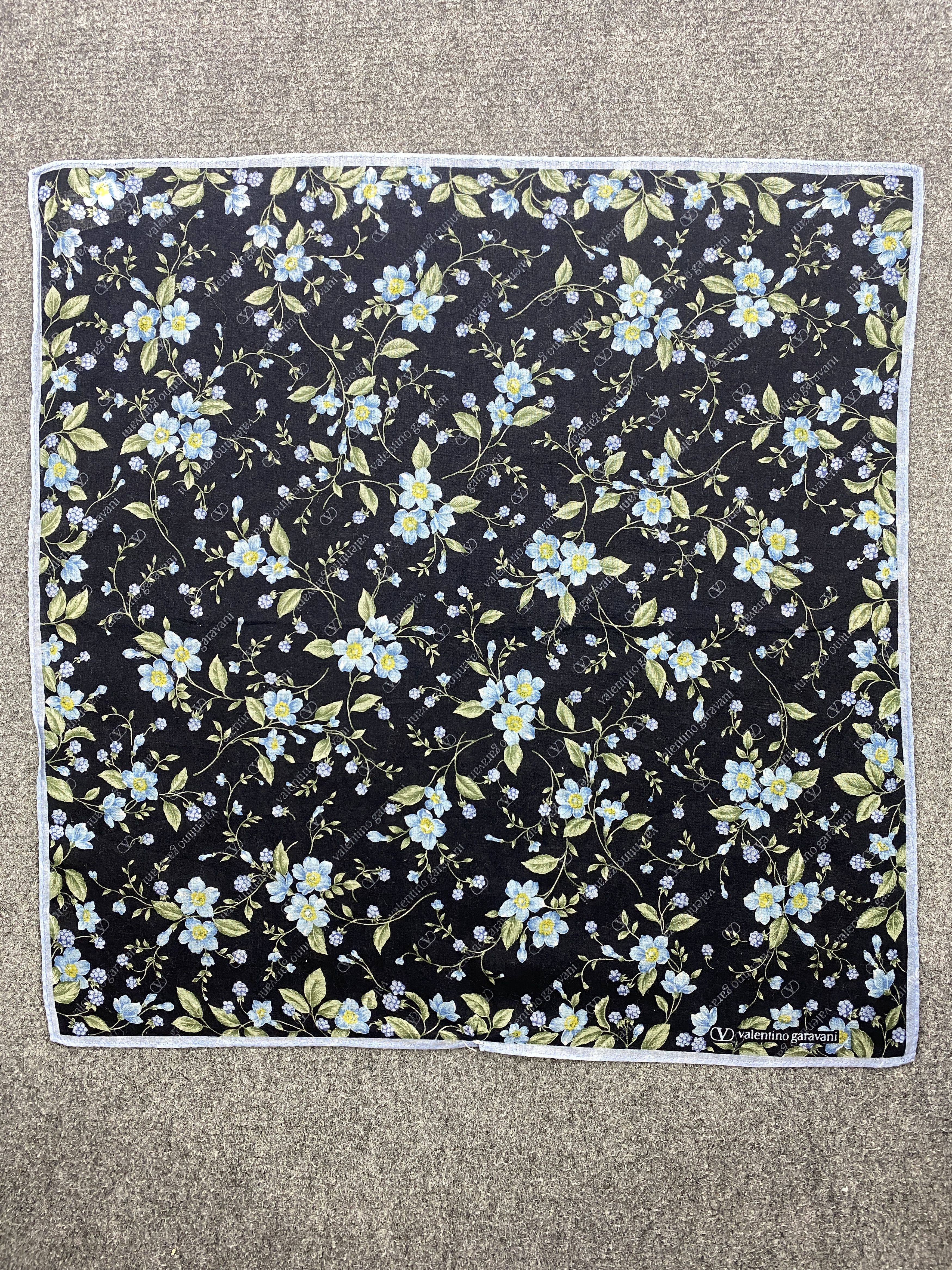 Valentino Vintage Valentino Garavani Handkerchief / Bandana HKC0776 Size ONE SIZE - 4 Thumbnail