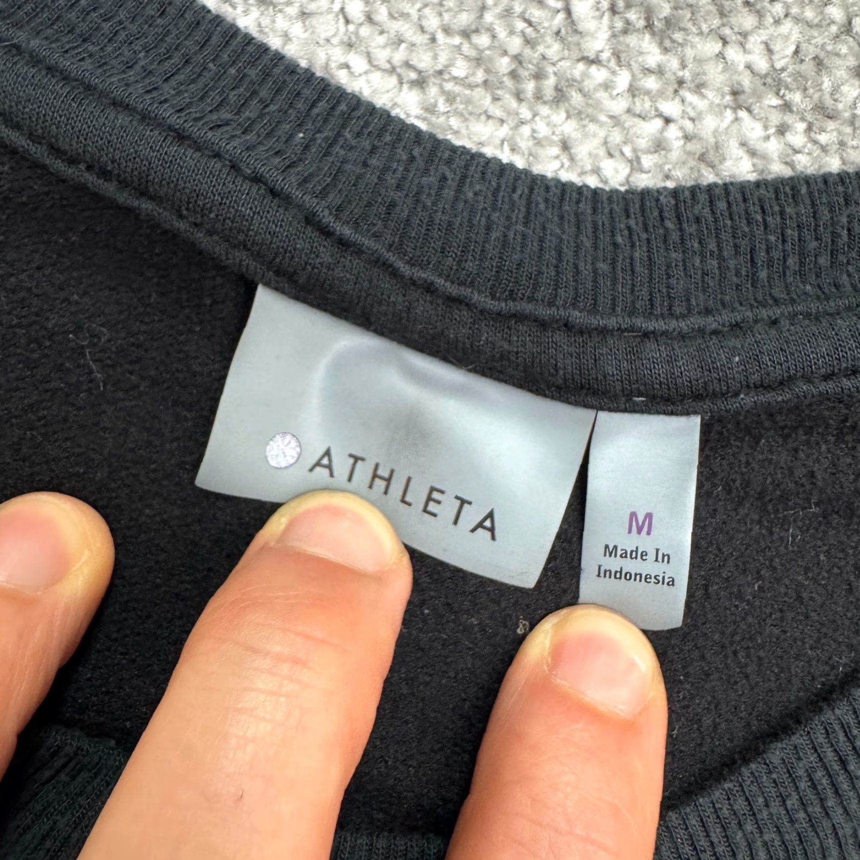 Athleta Athleta Sweatshirt Womens M Black Crew Neck Cozy Karma Crossover Pullover Pullover Breathable Lightweight Casual Athleisure Size M / US 6-8 / IT 42-44 - 6 Thumbnail