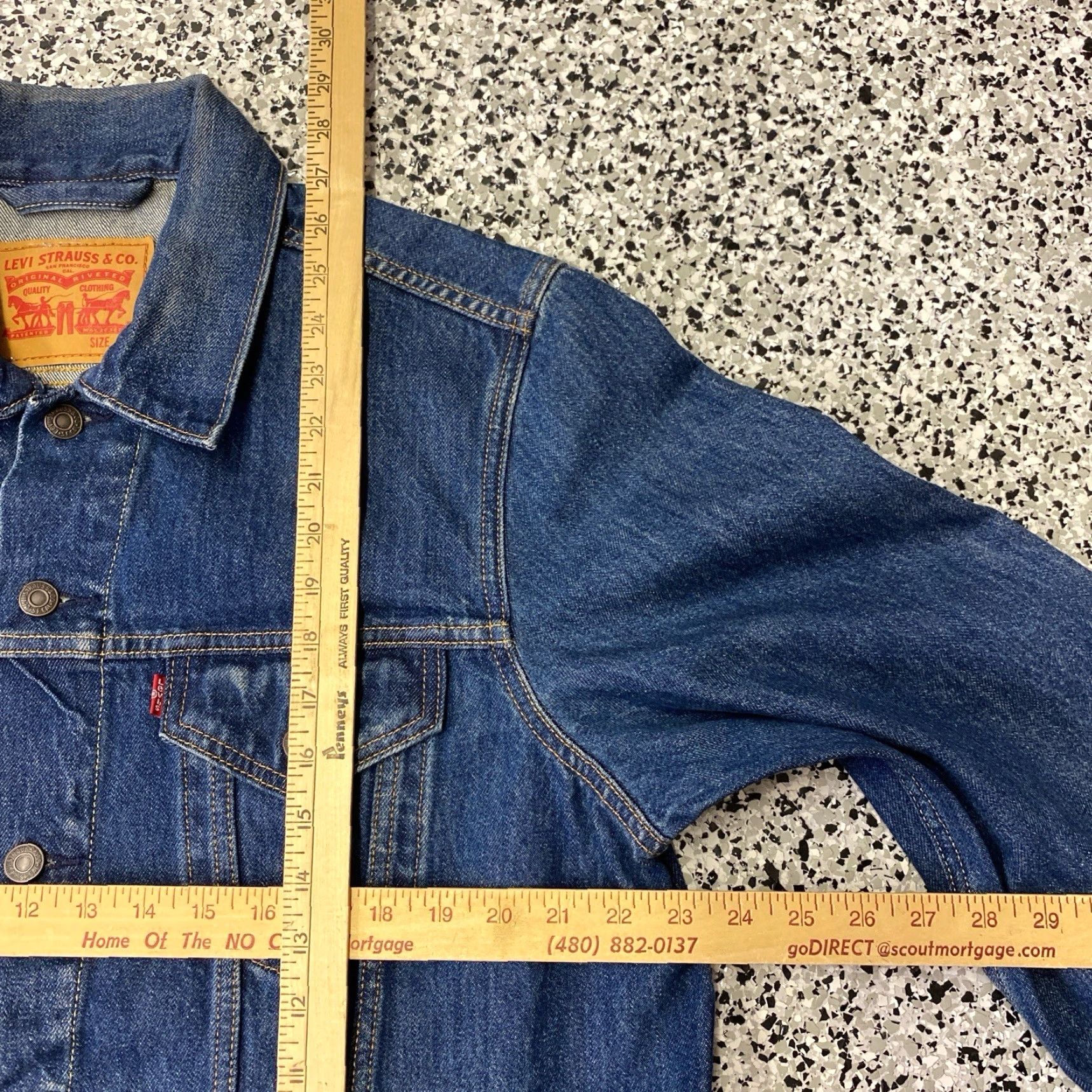 Levi's Levi's Trucker Denim Jacket Stock Medium Blue Men M Jeans Jacket Collared Lined Size US M / EU 48-50 / 2 - 2 Thumbnail