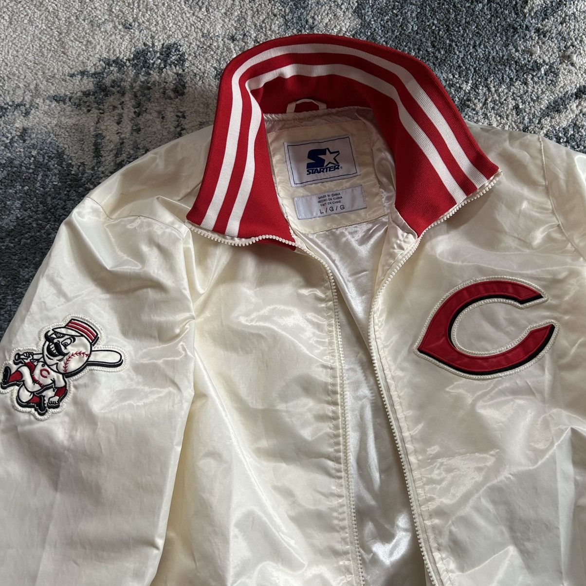 Starter CREAM CiNCiNNATi REDS SATiN MLB DUGOUT BULLPEN WiNDBREAKER Size US L / EU 52-54 / 3 - 3 Thumbnail