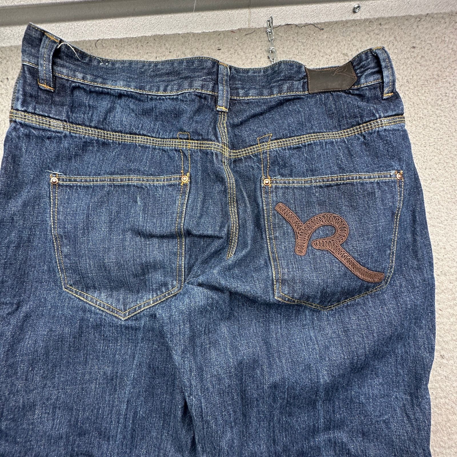 Rocawear Vintage Rocawear Dark Blue Logo Embroidered Jeans Men 40x32 Size US 40 / EU 56 - 9 Thumbnail