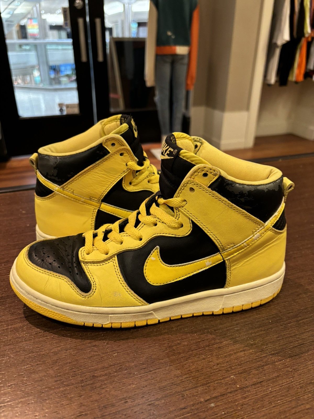 Nike Dunk High LE ‘Golden Rod’