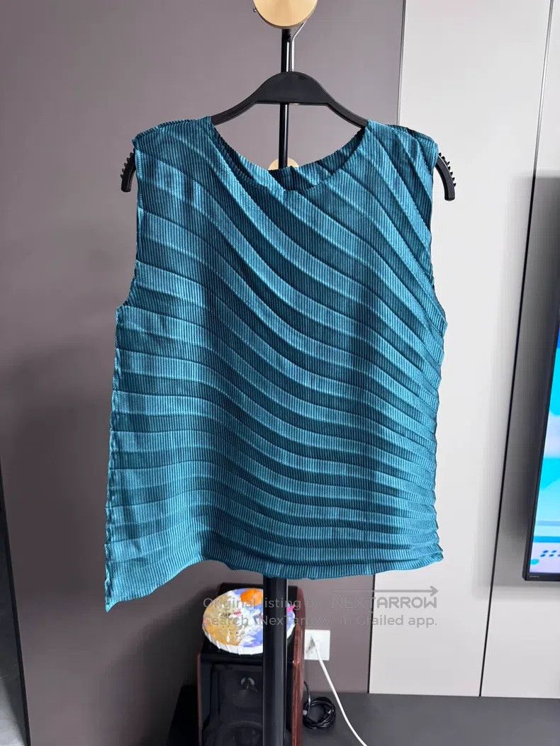 Issey Miyake Issey Miyake Black and White Magic Cube Stylish Top Size L / US 10 / IT 46 - 1 Thumbnail