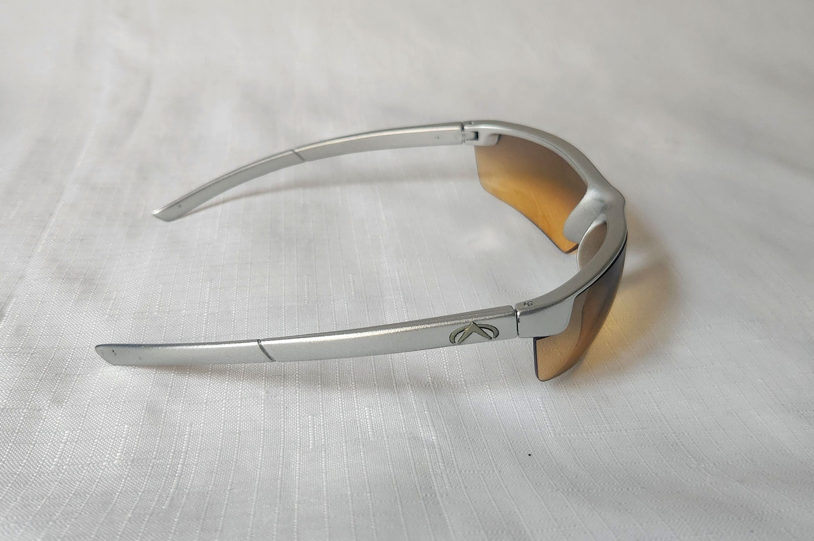 Other peak vision sports sunglasses with case not sure of name Size ONE SIZE - 3 Thumbnail